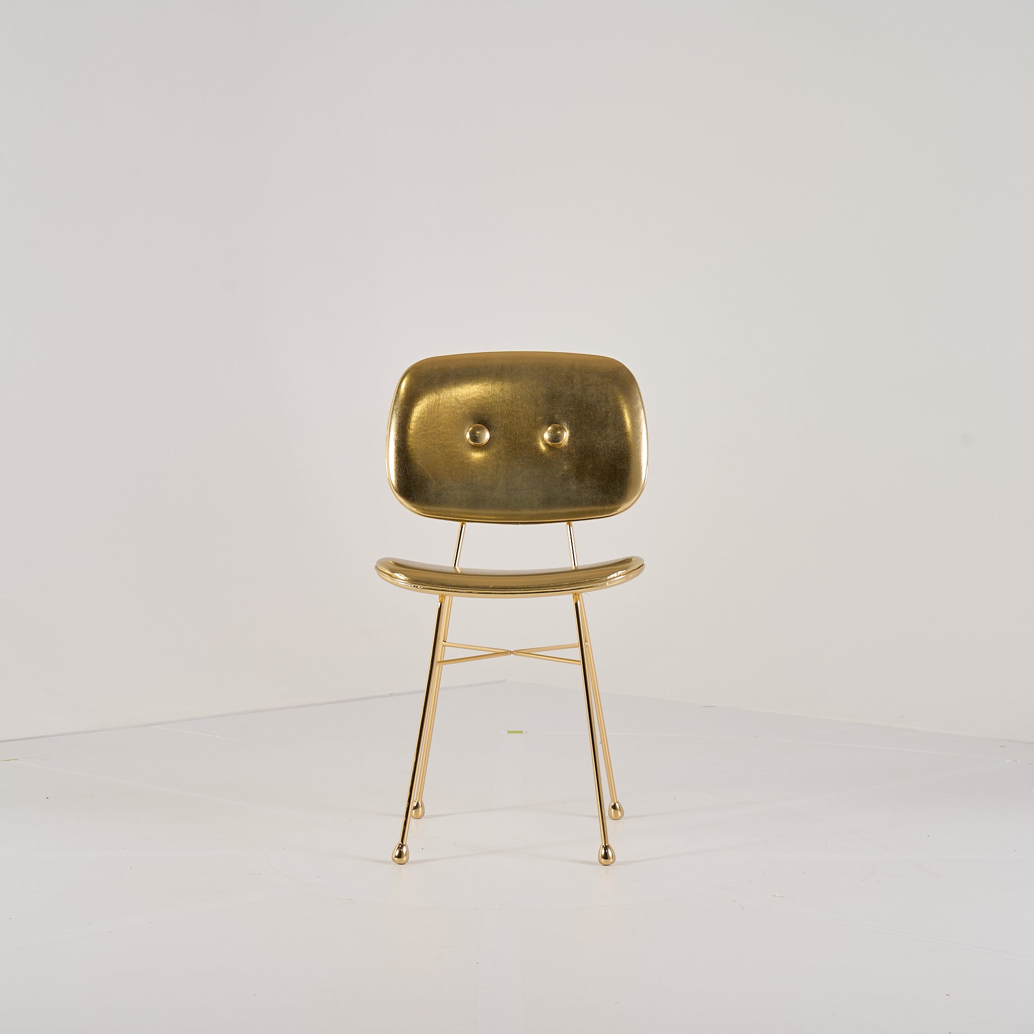 The Golden Chair by Moooi in The Golden Chair | Well Loved – Fair | Shop Now | MO-MOO-8718282340142-150-Hero Image-6