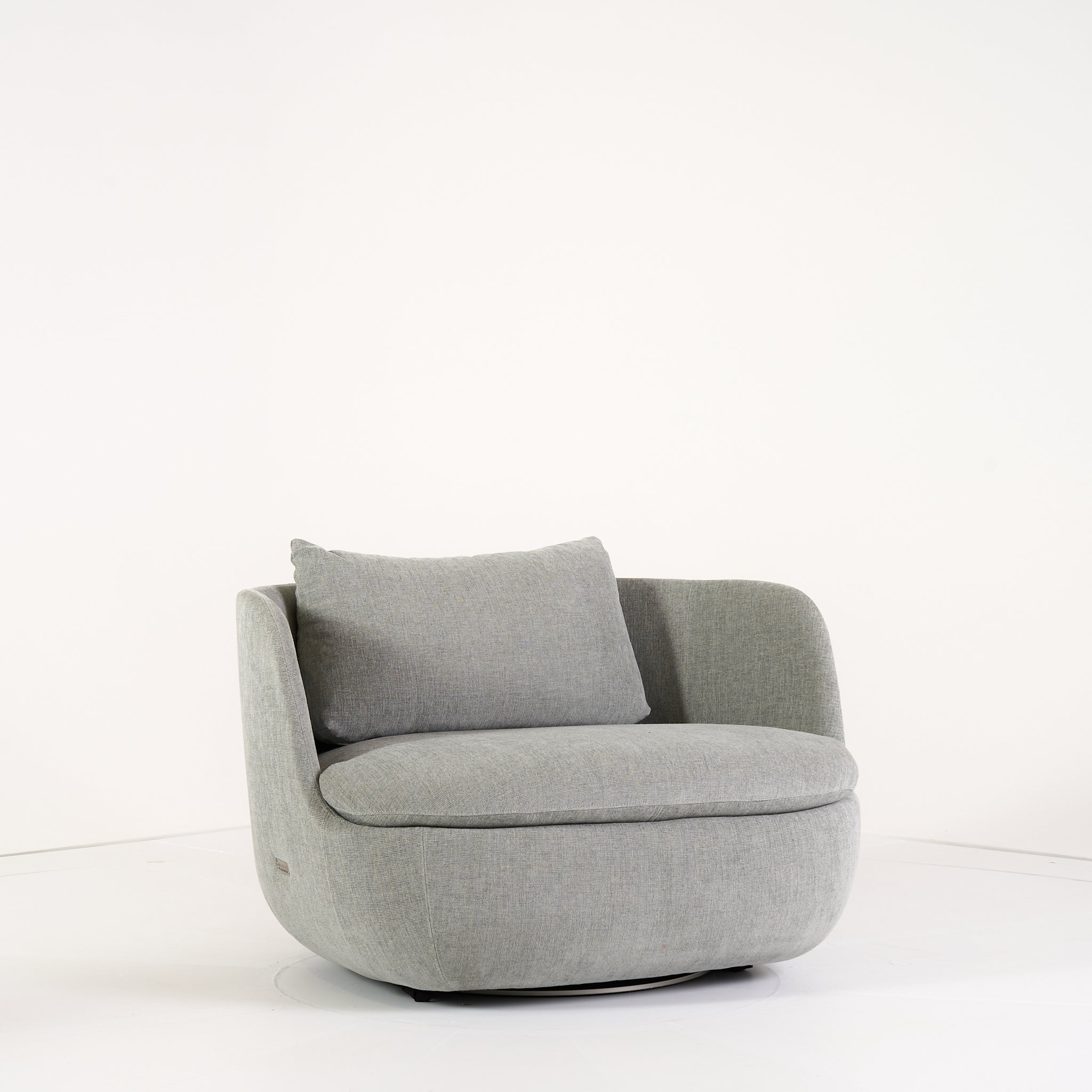 Bart Armchair Swivel by Moooi in Perla Fabric | Open Box – Excellent | Shop Now | MO-MOO-8718282747071-183-Hero Image-2
