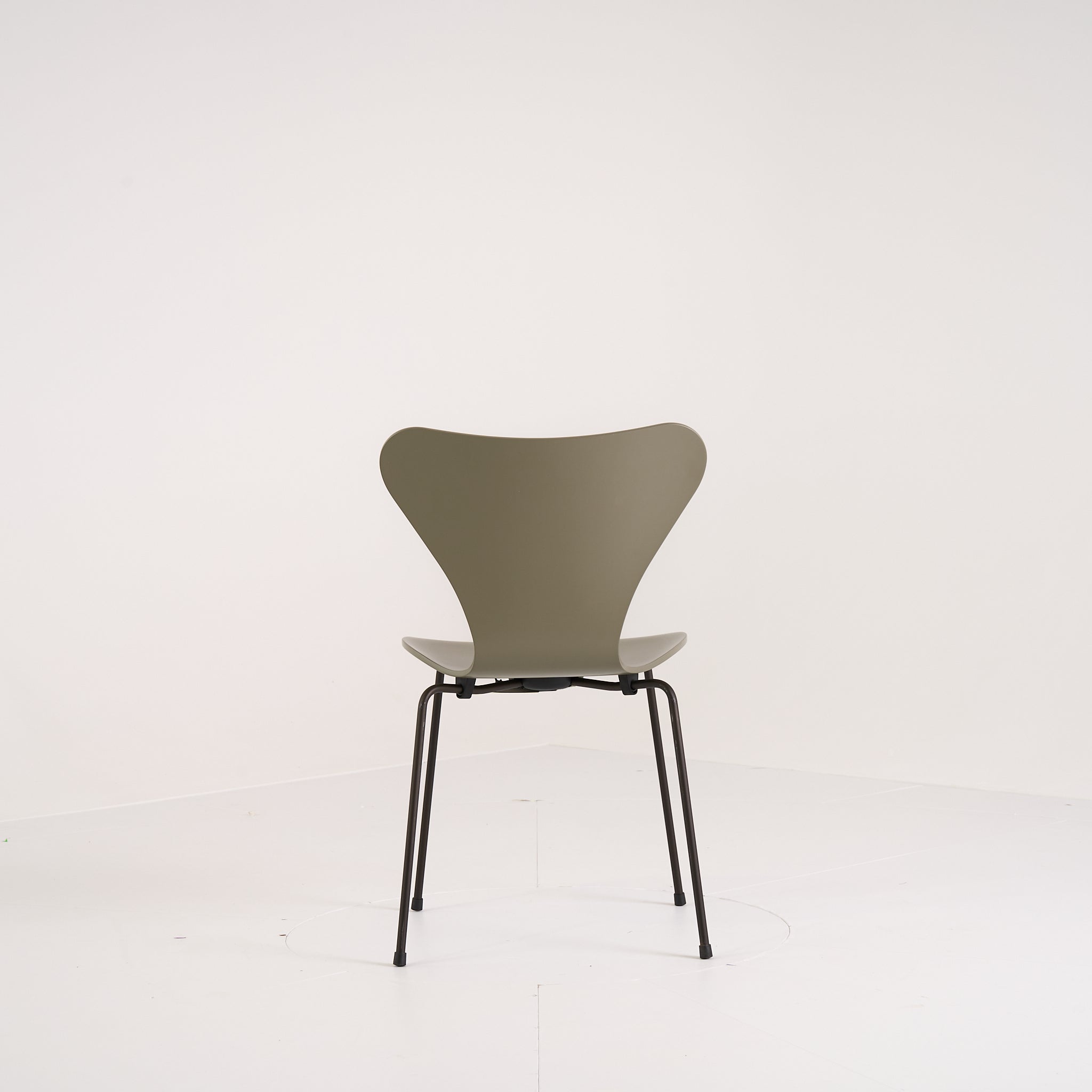 Series 7 Chair by Fritz Hansen in Olive Green Lacquer / Brown Bronze | Gently Used – Good | Shop Now | MO-FHA-3107-65-Hero Image-6
