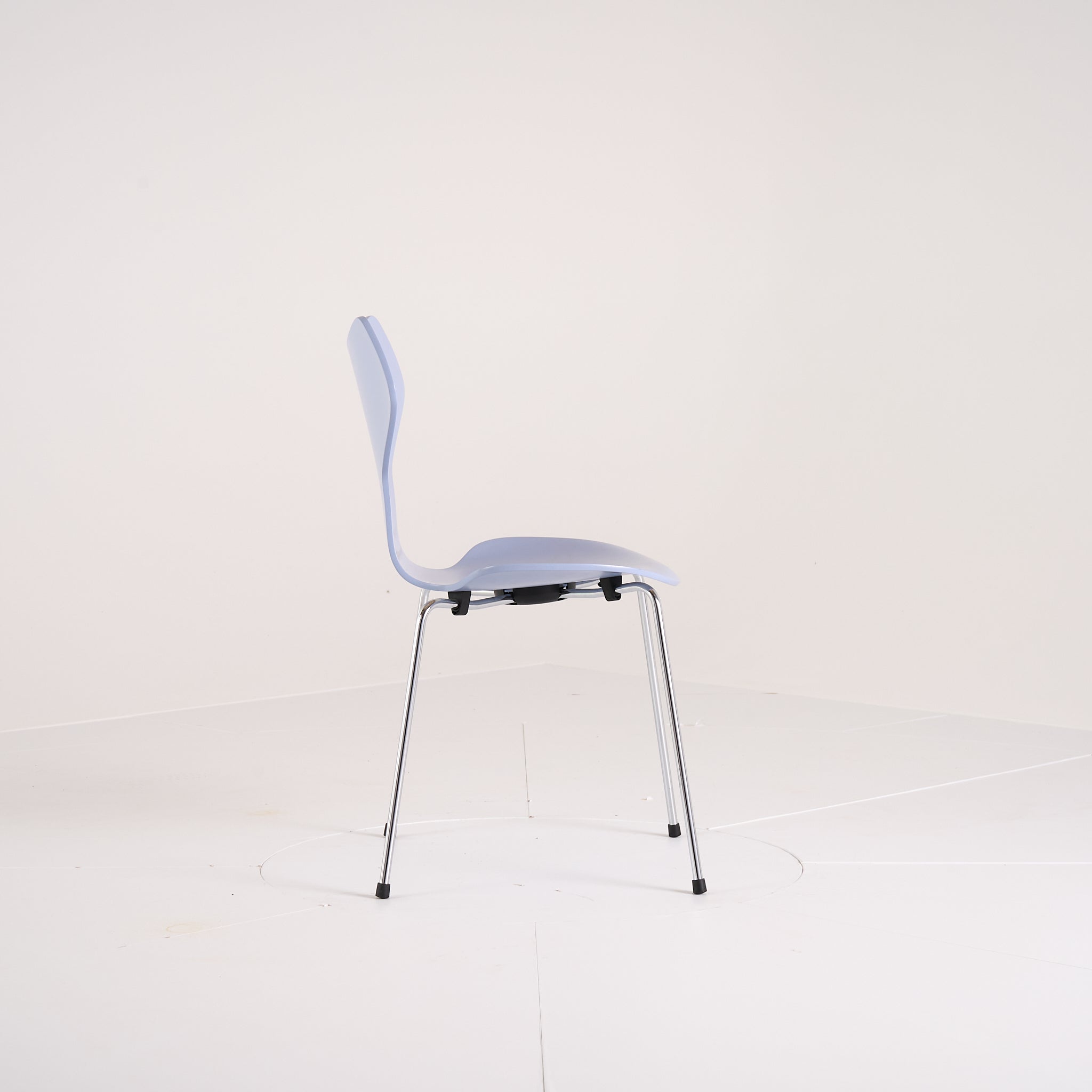 Grand Prix Chair by Fritz Hansen in Lavender Blue Lacquer / Chrome | Well Loved – Fair | Shop Now | MO-FHA-3130-48-Hero Image-1