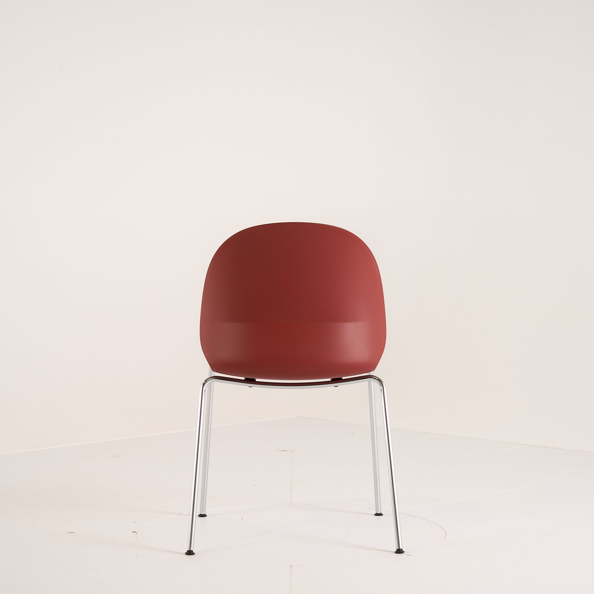 Recycle Chair by Fritz Hansen in Dark Red / Chrome | Gently Used – Good | Shop Now | MO-FHA-N02_10_Chair-89-Hero Image-2