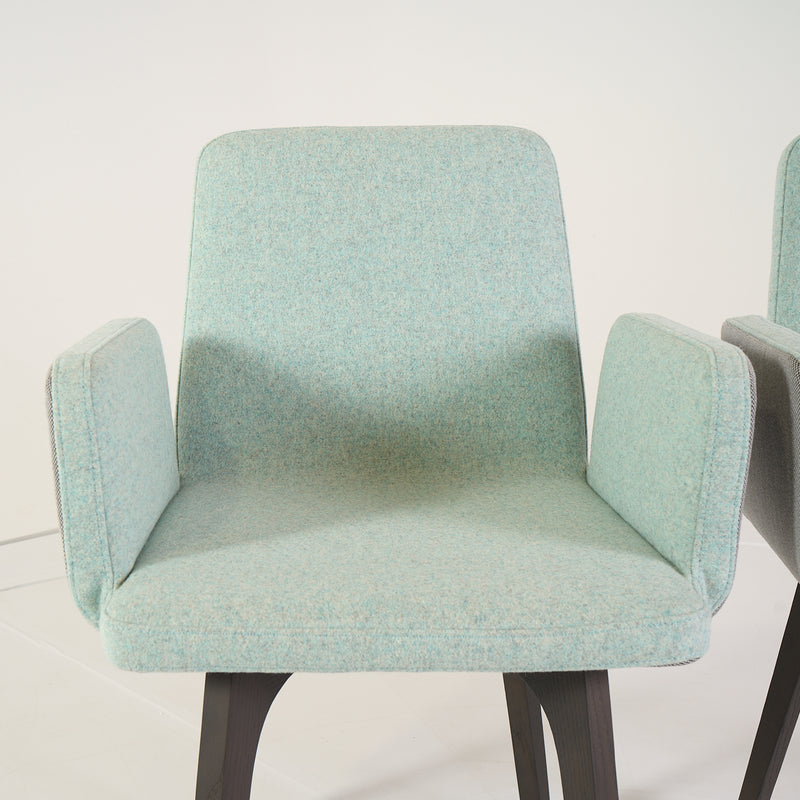 Vik Carver Chair with Arms (Set of 2)-Detail Image-1