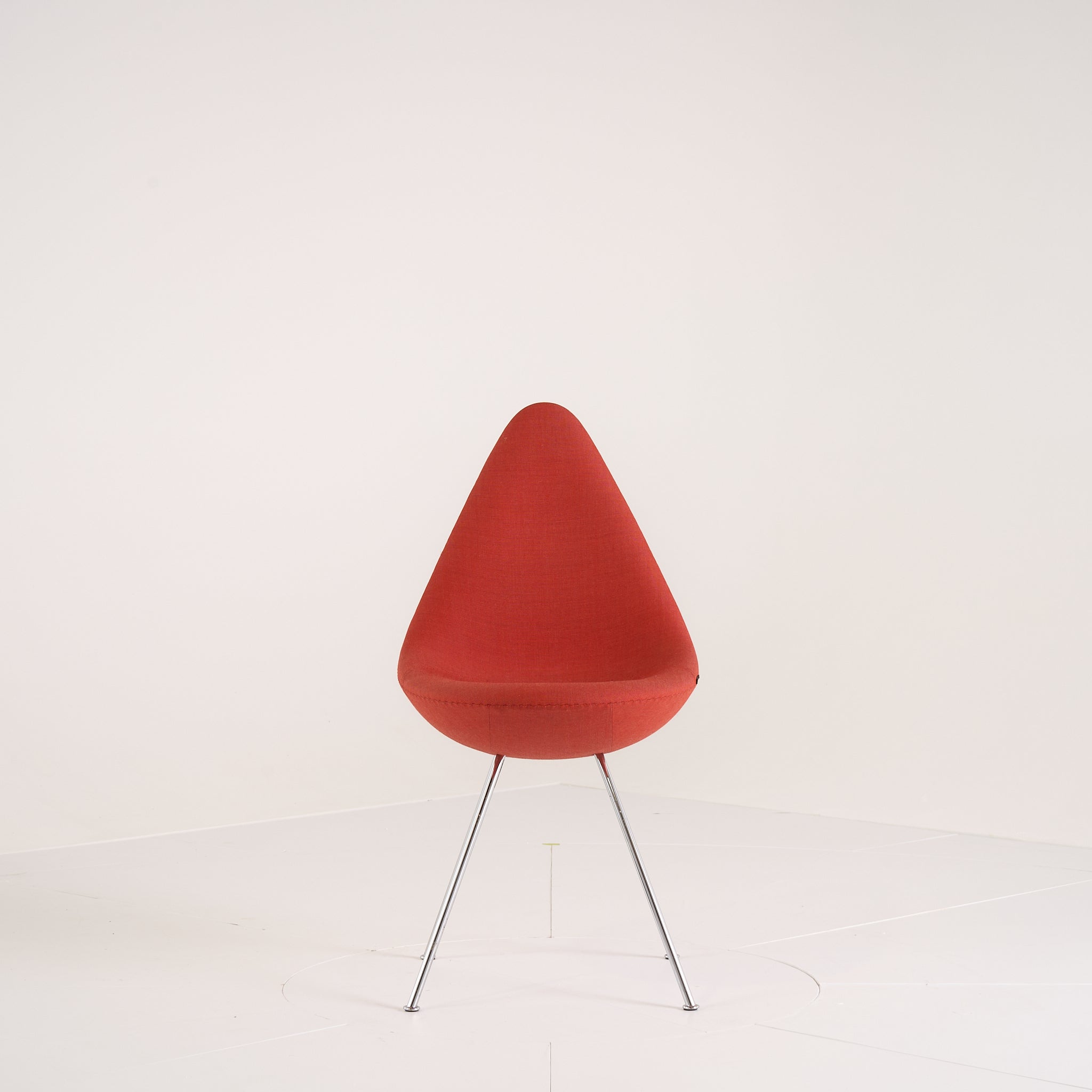 Drop Chair by Fritz Hansen in Tonica 531  / Chrome | Floor Sample – Very Good | Shop Now | MO-FHA-3110-26-Hero Image-1