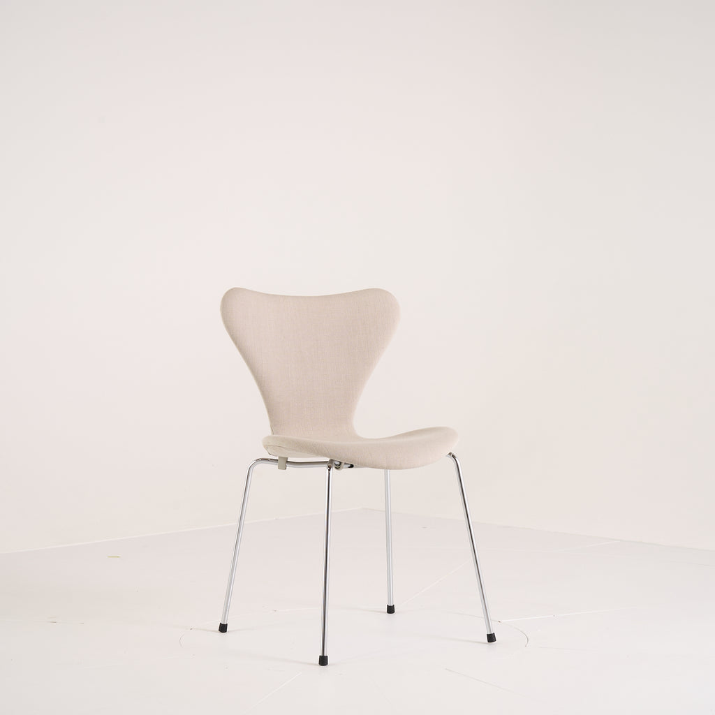 Series 7 Chair by Fritz Hansen in Christianhavn 1120 / Chrome | Well Loved – Fair | Shop Now | MO-FHA-3107FU-60-Hero Image-5