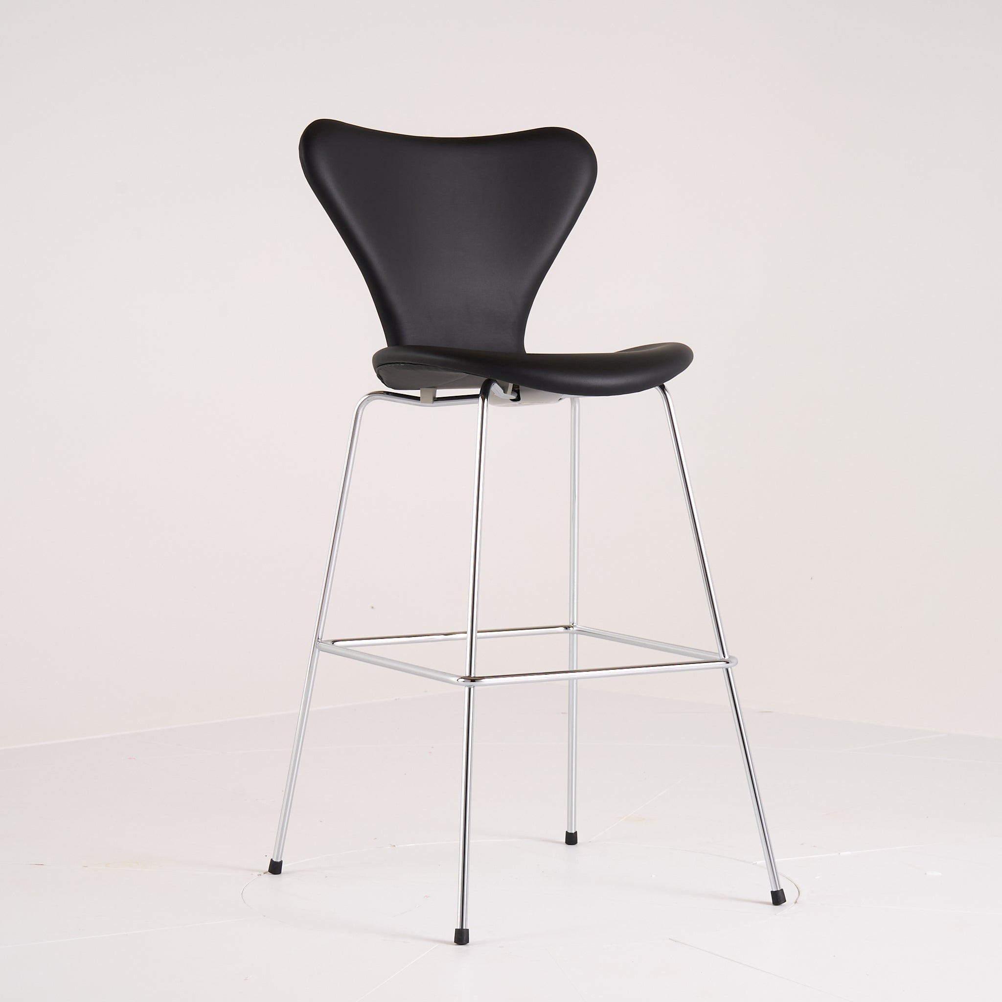 Series 7 Bar Stool by Fritz Hansen in Essential Leather Black / Chrome | Floor Sample – Very Good | Shop Now | MO-FHA-3197-52-Hero Image-1