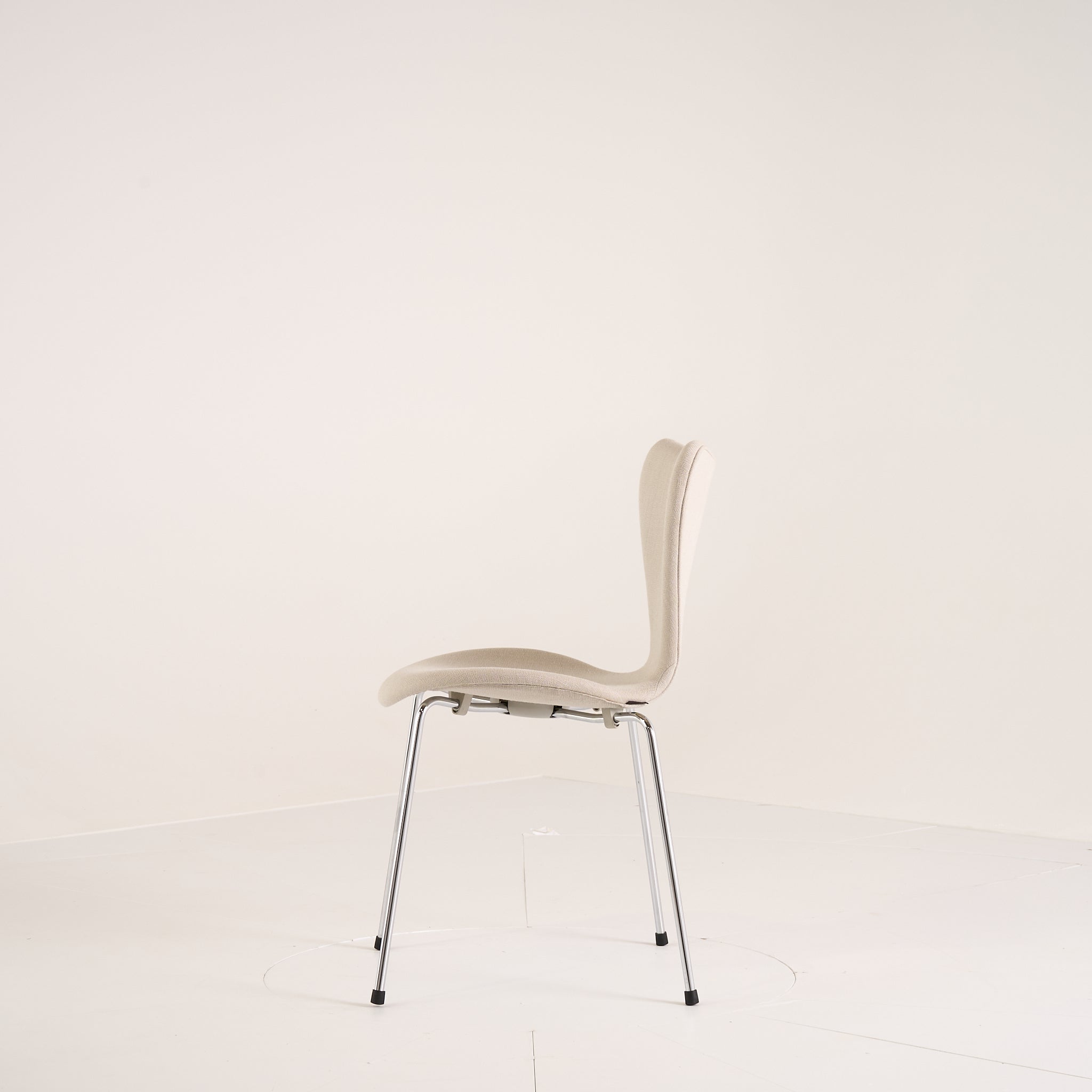 Series 7 Chair by Fritz Hansen in Christianhavn 1120 / Chrome | Well Loved – Fair | Shop Now | MO-FHA-3107FU-60-Hero Image-2