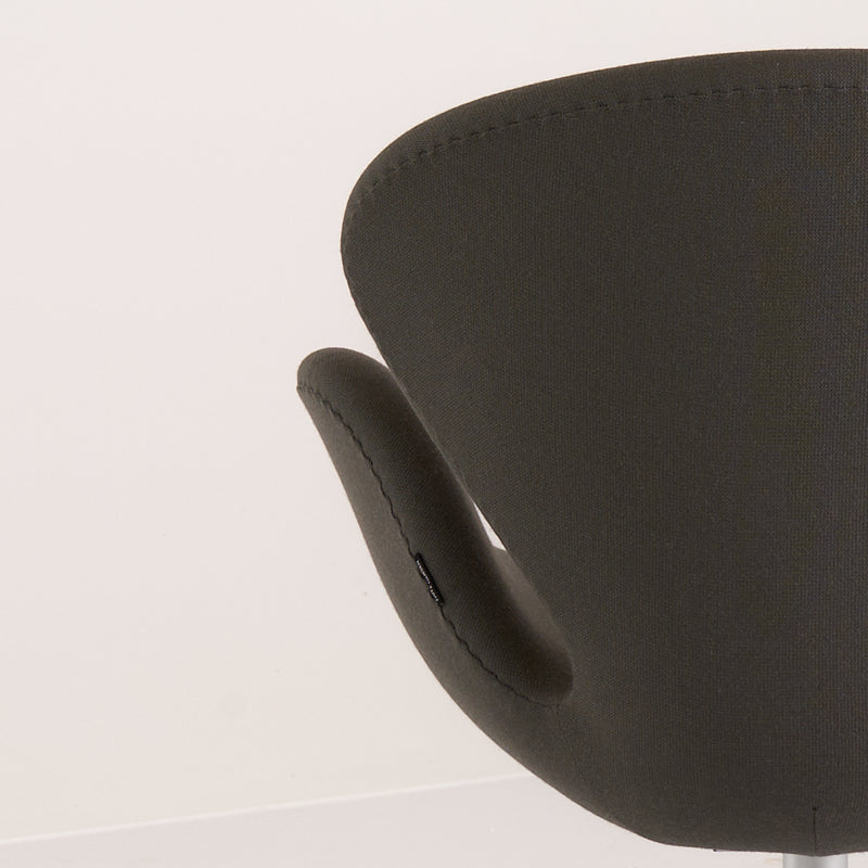 Swan Chair -Detail Image-3