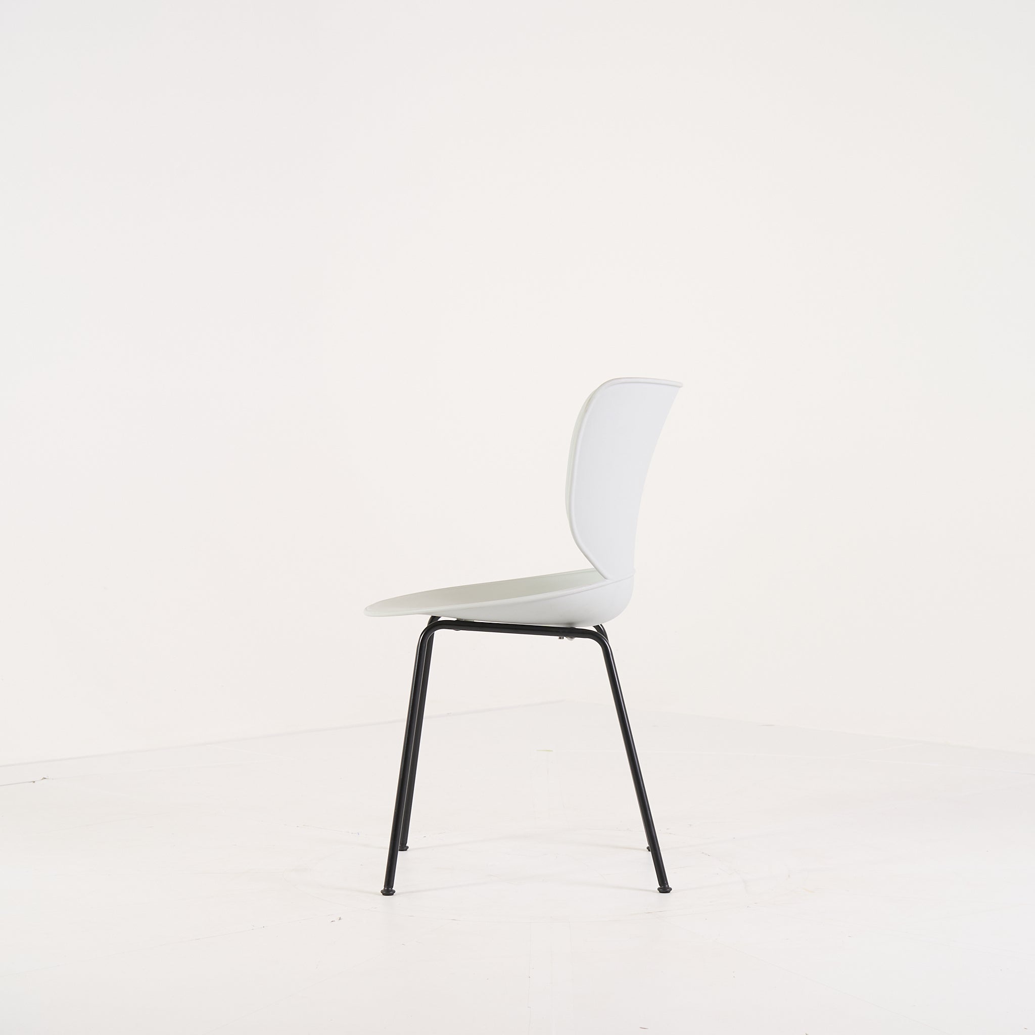 Hana Chair Unupholstered  by Moooi in Concrete Grey / Black / Non-Stacking | Floor Sample – Very Good | Shop Now | MO-MOO-8718282380315-1433-Hero Image-6