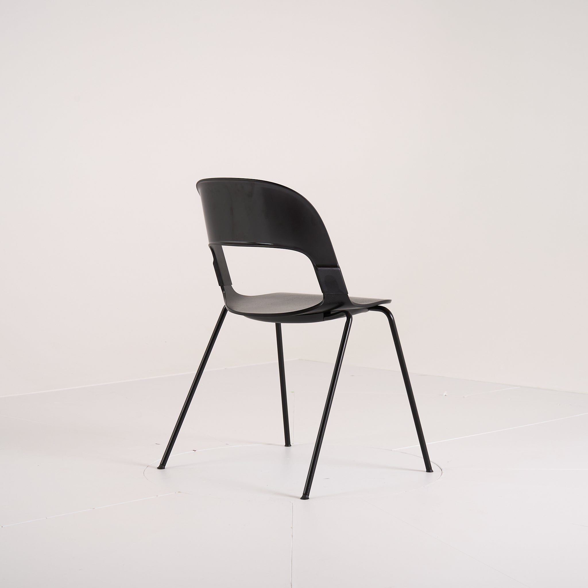 Pair Chair  by Fritz Hansen in Black / Black | Gently Used – Good | Shop Now | MO-FHA-BH20-72-Hero Image-1