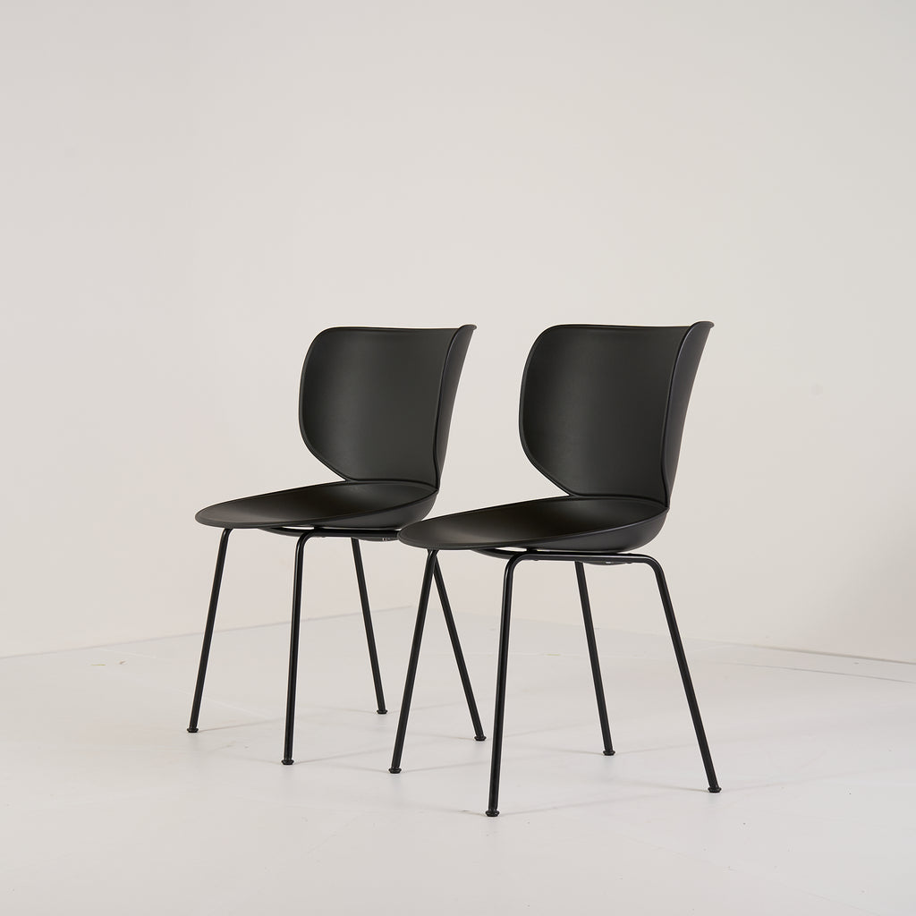 Hana Chairs Unupholstered Set of 2 by Moooi in Black/Black Non-Stacking | Gently Used – Good | Shop Now | MO-MOO-8718282380278-139-Hero Image-3
