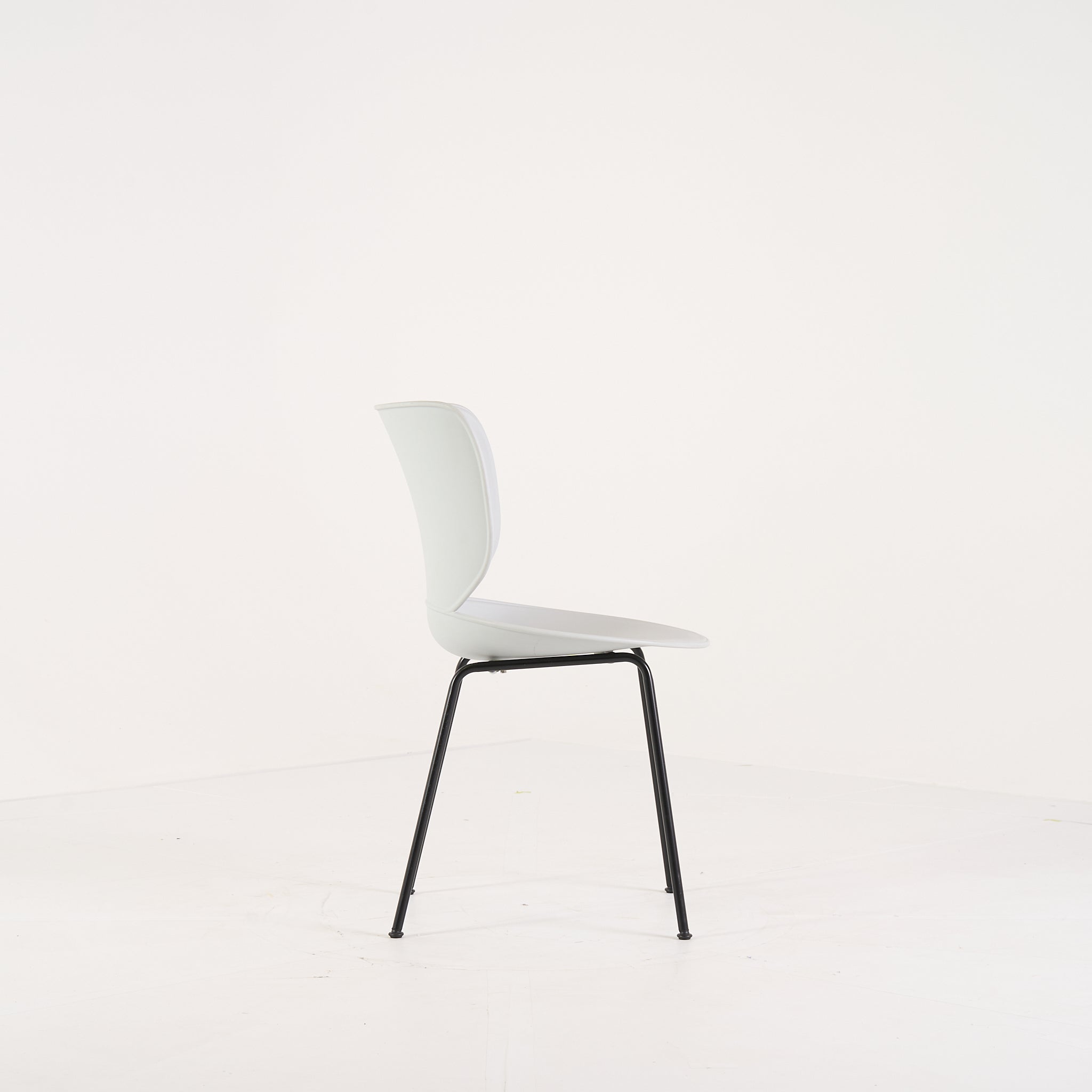 Hana Chair Unupholstered  by Moooi in Concrete Grey / Black / Non-Stacking | Floor Sample – Very Good | Shop Now | MO-MOO-8718282380315-1433-Hero Image-3