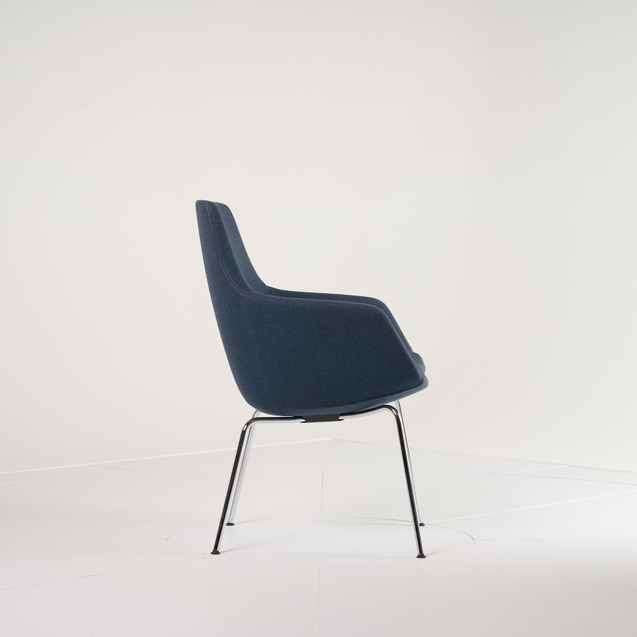 Little Giraffe by Fritz Hansen in Four Legs, Blue / Chromed Steel | Project Piece – As-Is | Shop Now | MO-FHA-3201-115-Hero Image-1