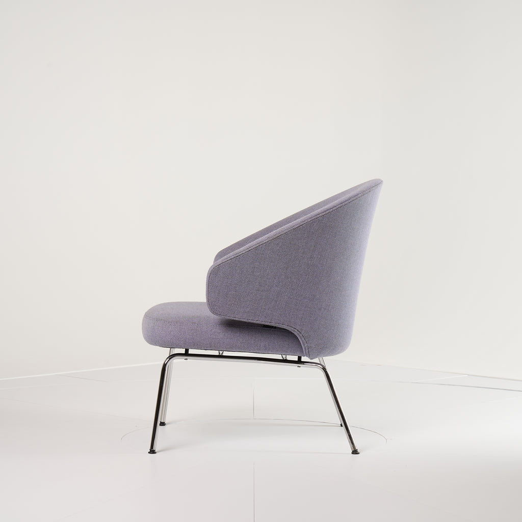 Let Chair by Fritz Hansen in Rewool 0658 / Chrome | Floor Sample – Very Good | Shop Now | MO-FHA-SH210-36-Hero Image-2