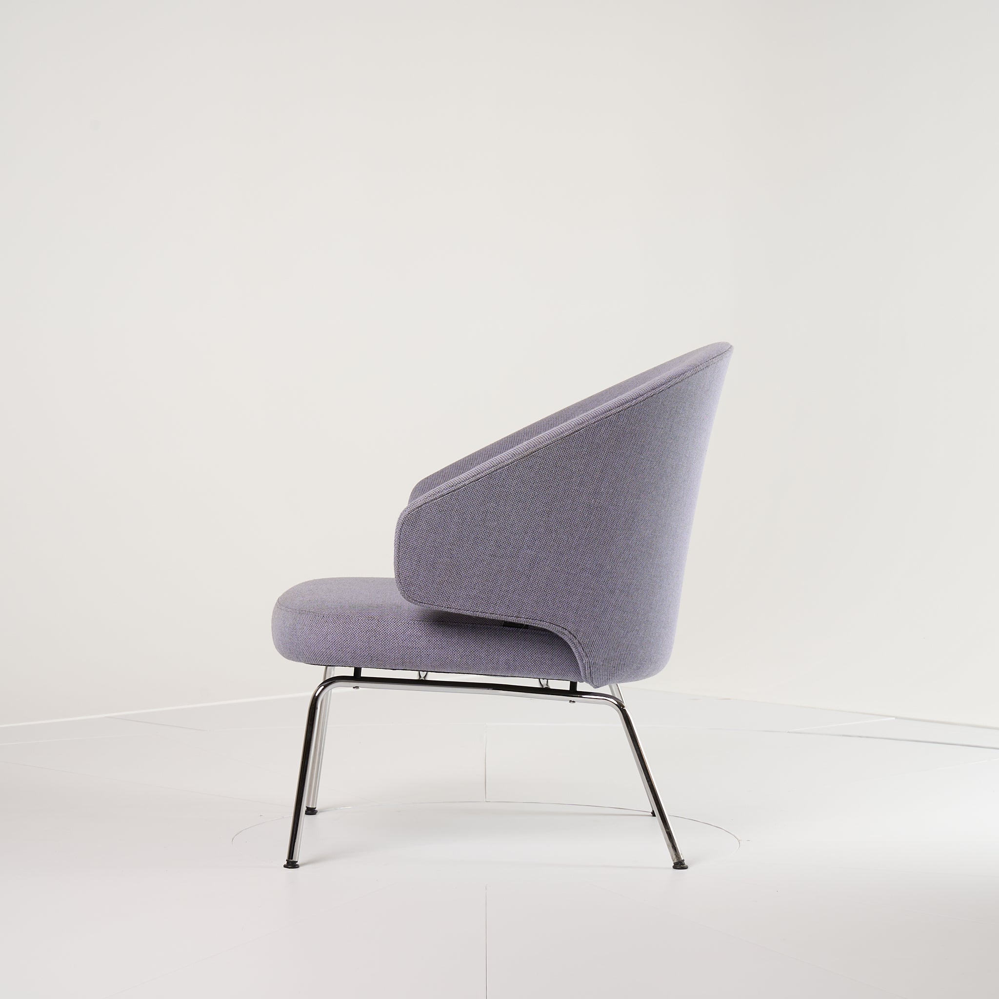 Let Chair by Fritz Hansen in Rewool 0658 / Chrome | Floor Sample – Very Good | Shop Now | MO-FHA-SH210-36-Hero Image-2