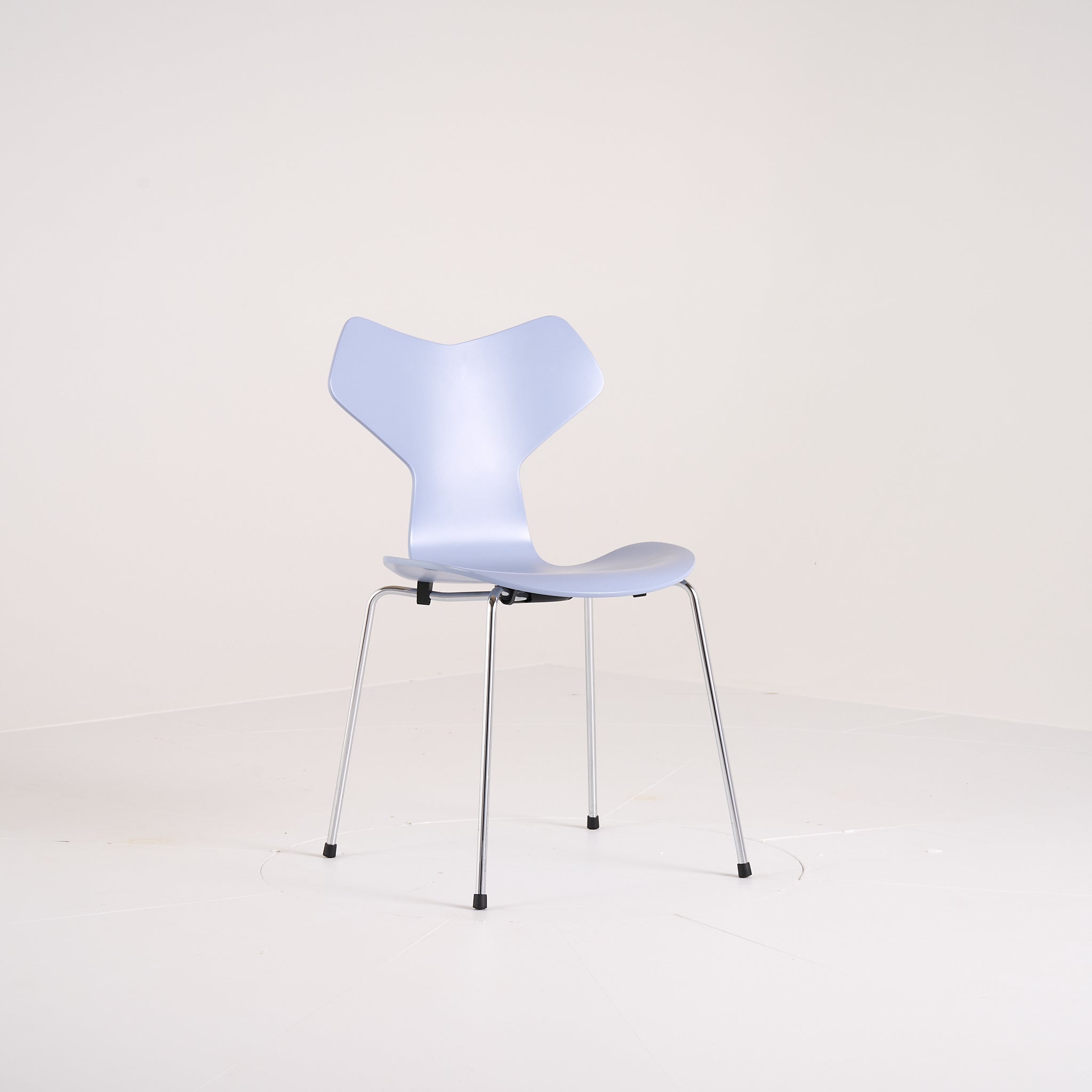 Grand Prix Chair by Fritz Hansen in Lavender Blue Lacquer / Chrome | Well Loved – Fair | Shop Now | MO-FHA-3130-48-Hero Image-5