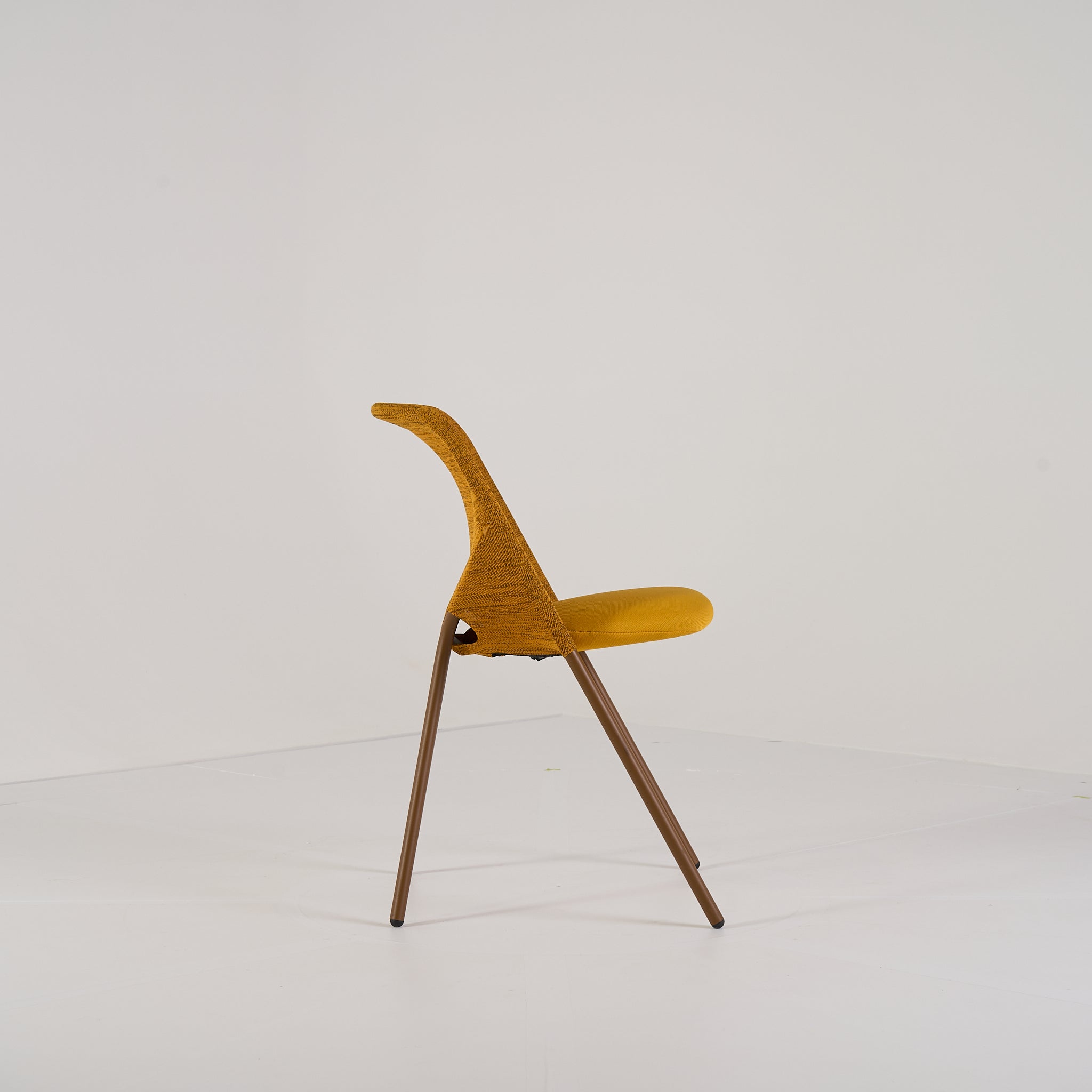 Shift Dining Chair by Moooi in Warm Ochre | Well Loved – Fair | Shop Now | MO-MOO-MOSSCDI3-179-Hero Image-1
