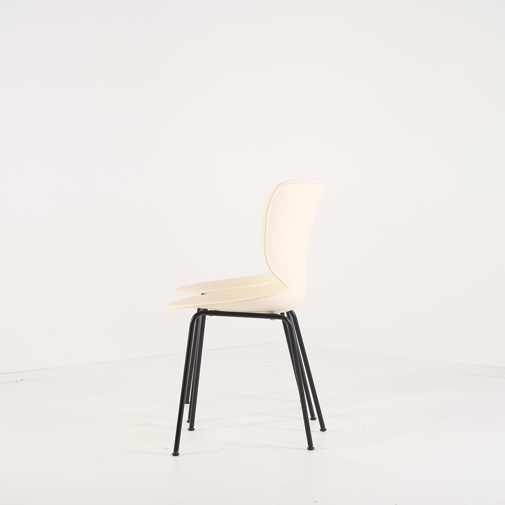 Hana Chair Un-Upholstered (Set of 2) by Moooi in Oyster White / Non-Stackable Black Legs | Project Piece – As-Is | Shop Now | MO-MOO-8718282380391-1432-Hero Image-6