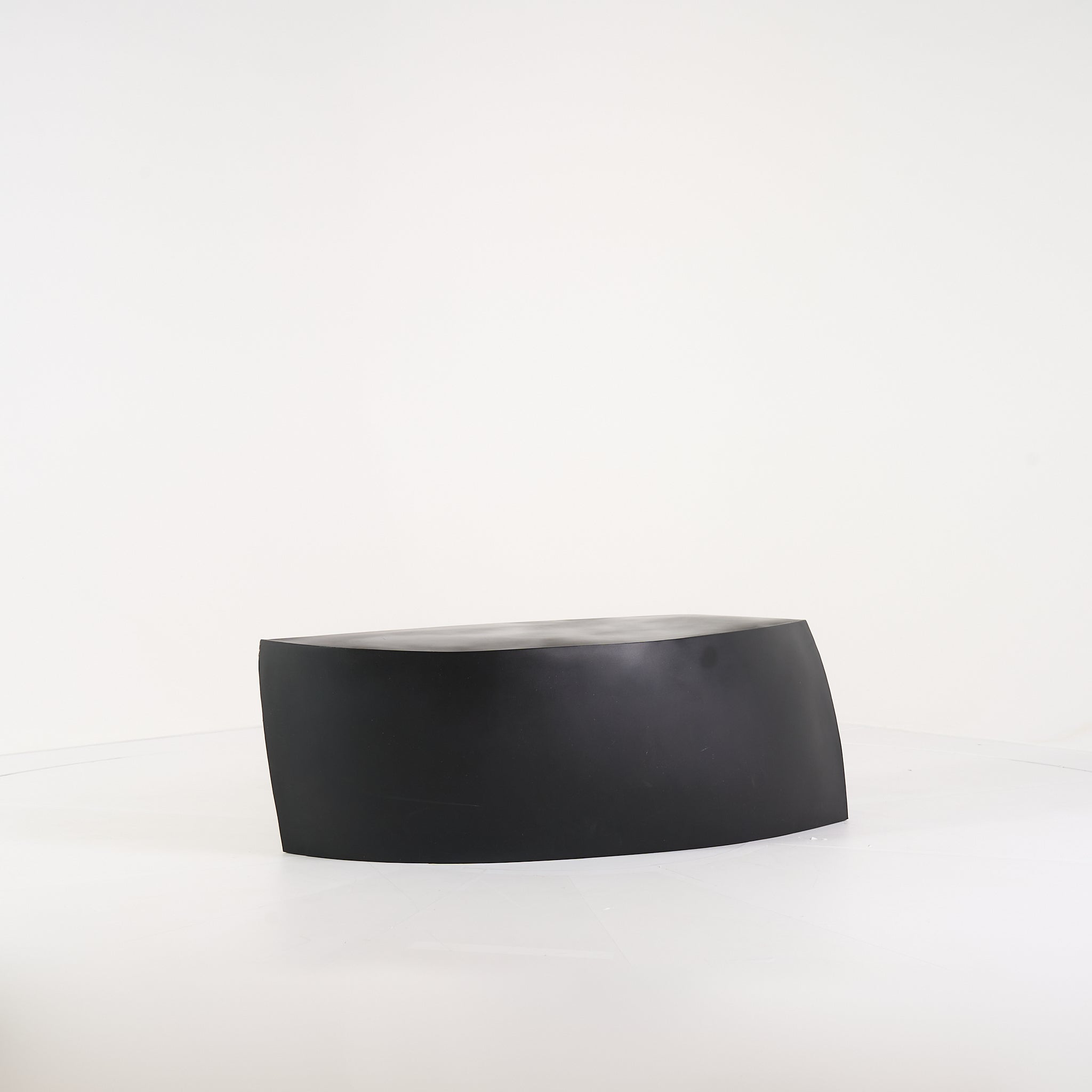 Gehry Bench by Heller in Black | Well Loved – Fair | Shop Now | MO-HLR-1018_06-1386-Hero Image-2