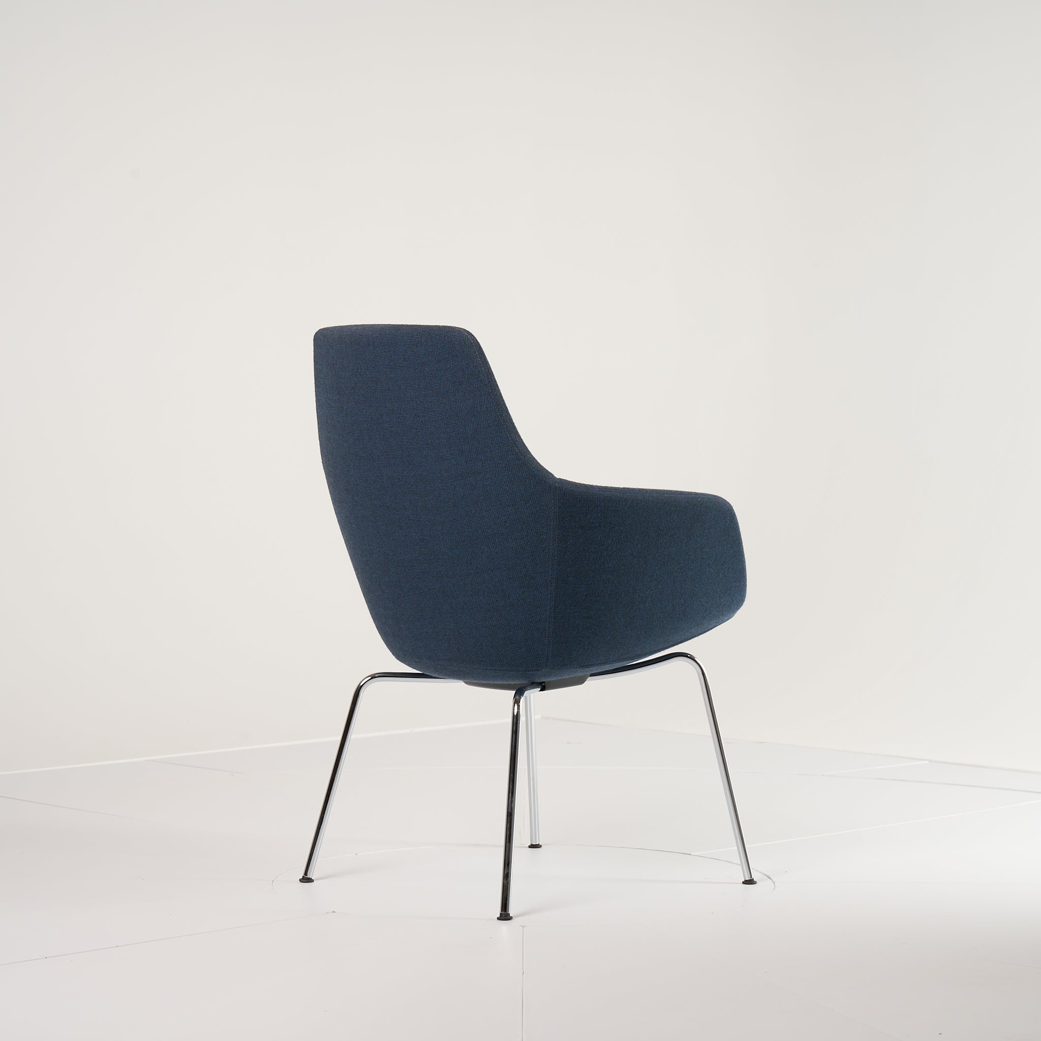 Little Giraffe by Fritz Hansen in Four Legs, Blue / Chromed Steel | Project Piece – As-Is | Shop Now | MO-FHA-3201-115-Hero Image-6
