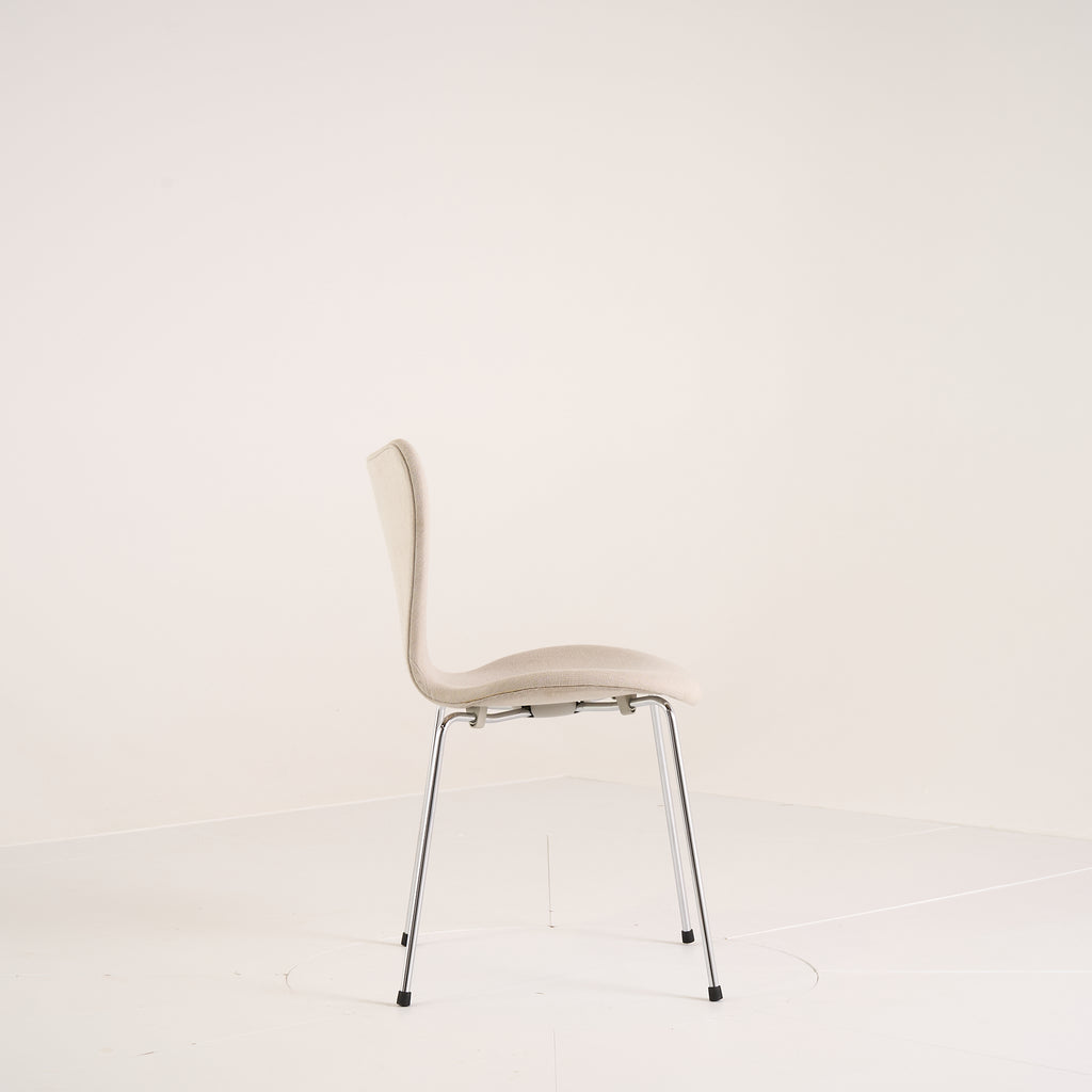 Series 7 Chair by Fritz Hansen in Christianhavn 1120 / Chrome | Well Loved – Fair | Shop Now | MO-FHA-3107FU-60-Hero Image-3