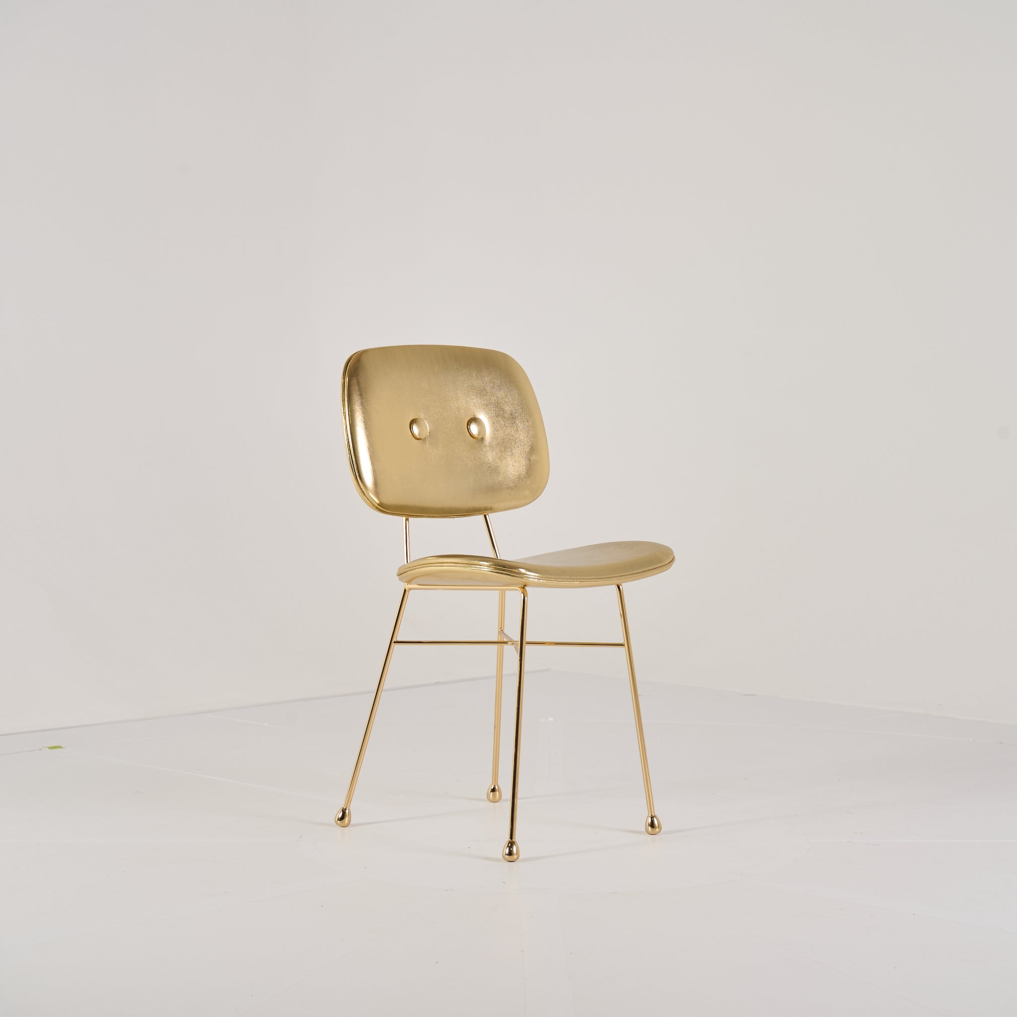 The Golden Chair by Moooi in The Golden Chair | Well Loved – Fair | Shop Now | MO-MOO-8718282340142-150-Hero Image-7