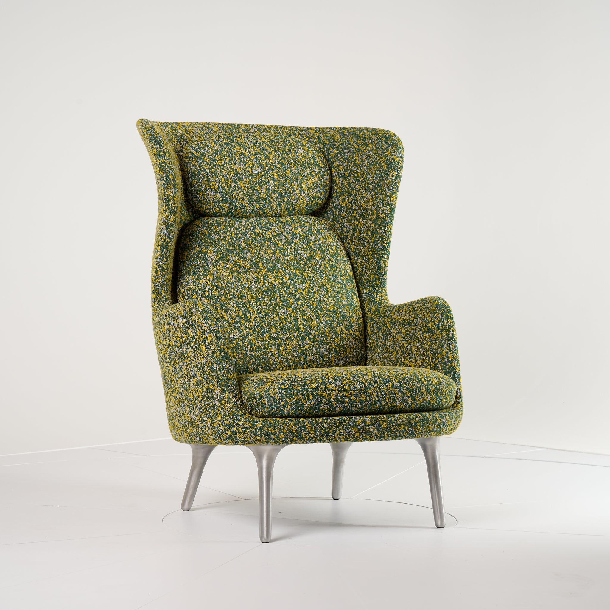 Ro Chair by Fritz Hansen in Atom 964 / Brushed Aluminum | Open Box – Excellent | Shop Now | MO-FHA-JH1-38-Hero Image-4