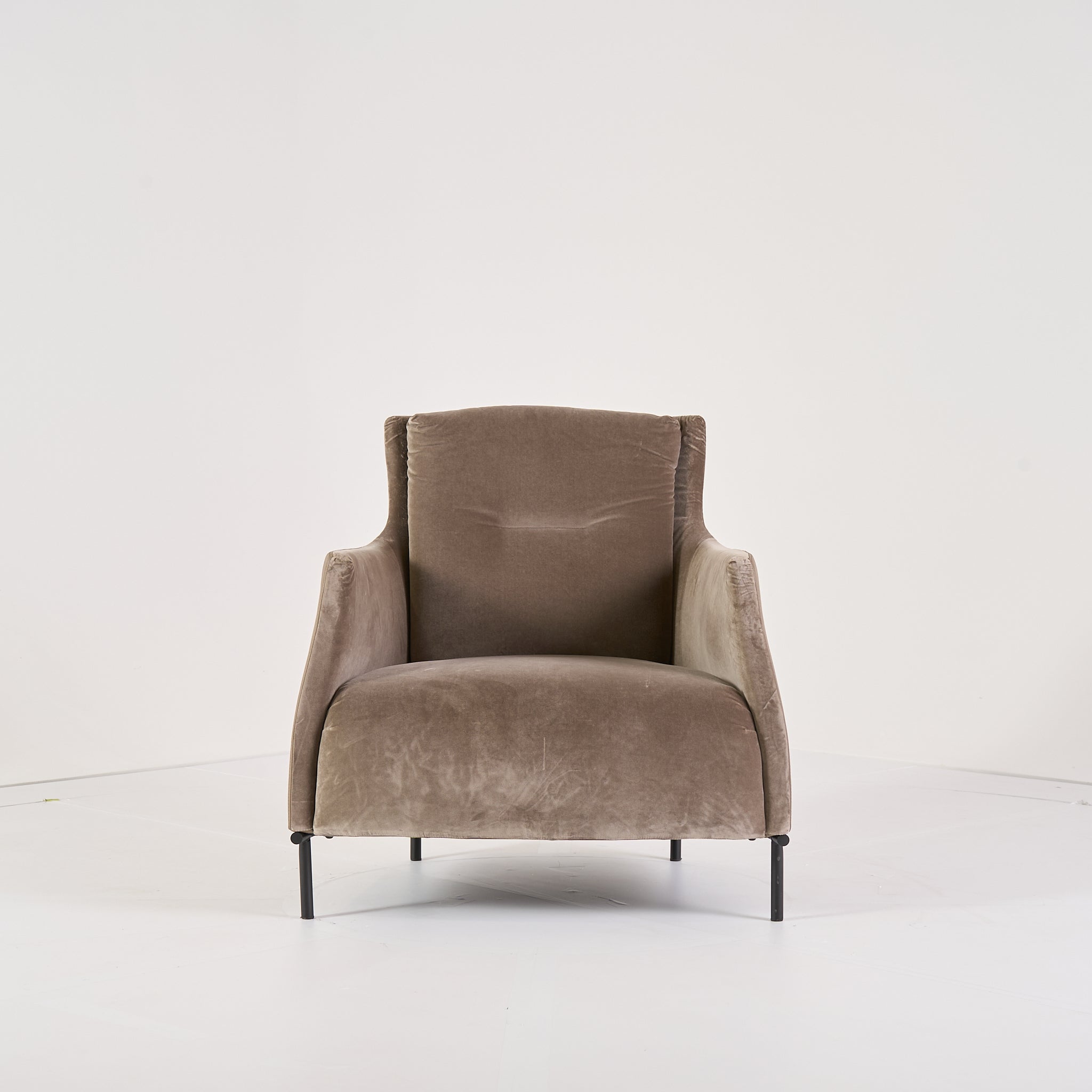 Riga Armchair by Ligne Roset in Low Back - Diva / Harald - Platine / Canard | Gently Used – Good | Shop Now | MO-LIR-13501260_13506250-1210-Hero Image-7