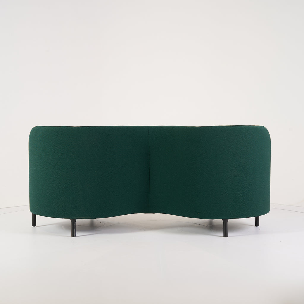Hémicycle Vis-a-vis seat by Ligne Roset in Maxi Sapin | Well Loved – Fair | Shop Now | MO-LIR-14200600-1211-Hero Image-6