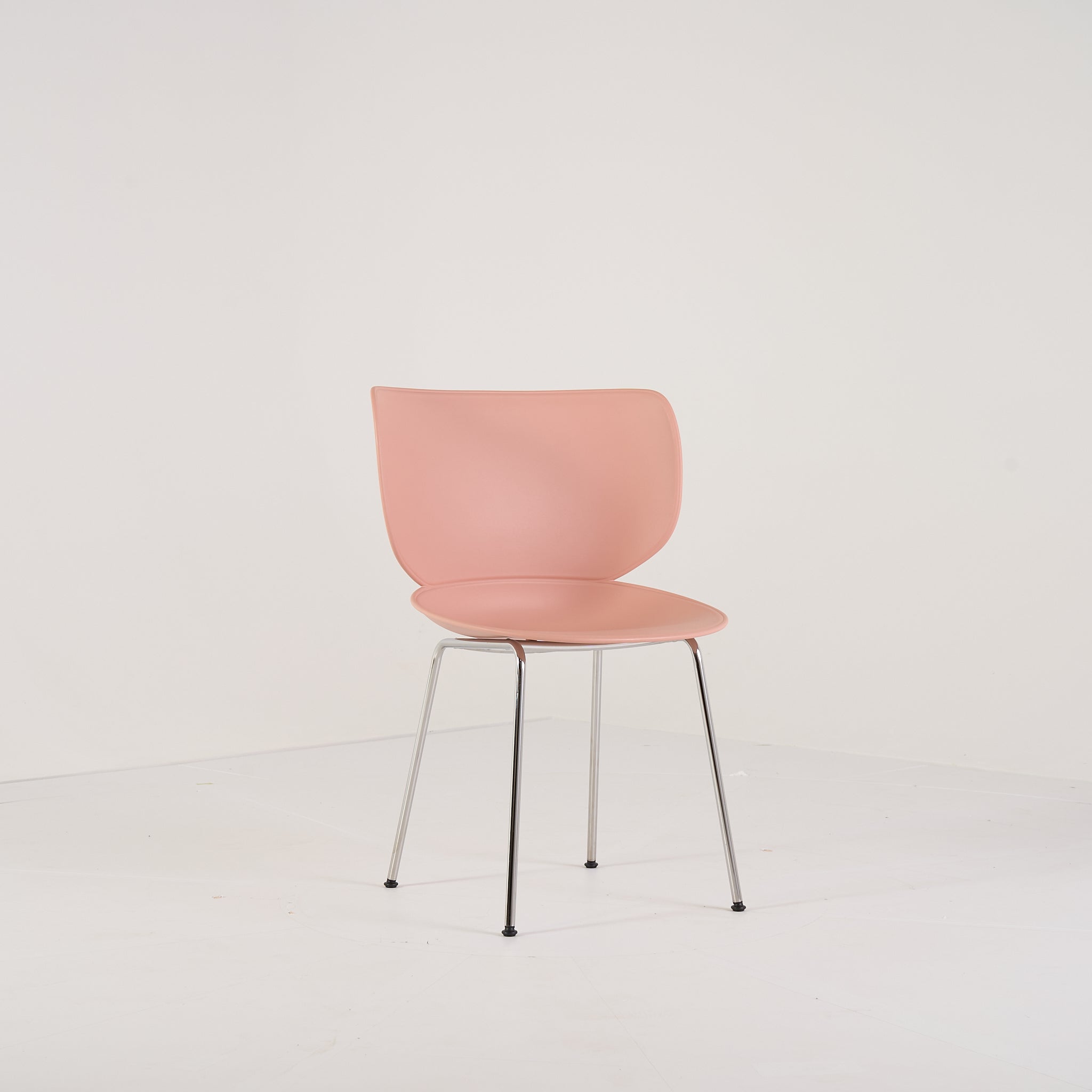 Hana Chair Unupholstered by Moooi in Dusty Pink/Chrome Non-Stacking | Gently Used – Good | Shop Now | MO-MOO-8718282380360-1250-Hero Image-2