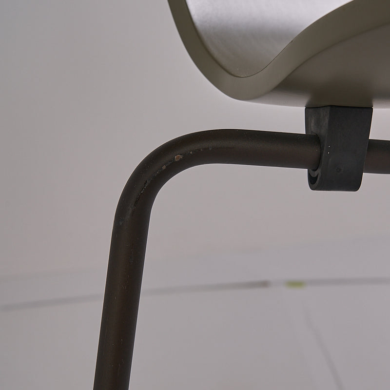Series 7 Chair-Detail Image-2