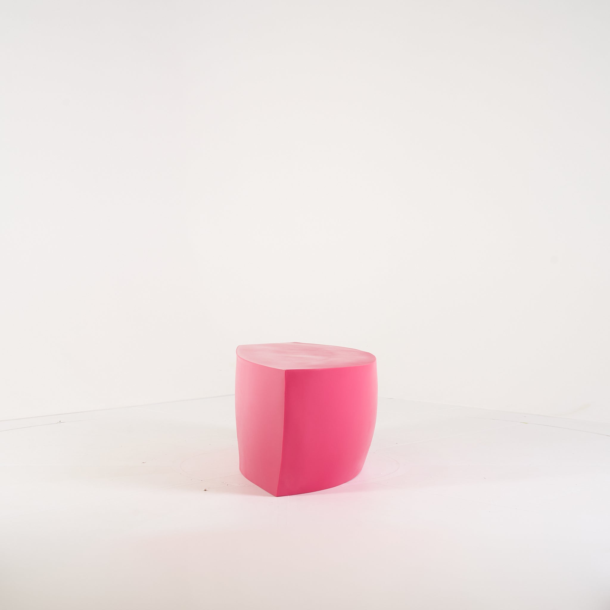 Gehry Bench by Heller in Magenta | Gently Used – Good | Shop Now | MO-HLR-1018_07-1410-Hero Image-3