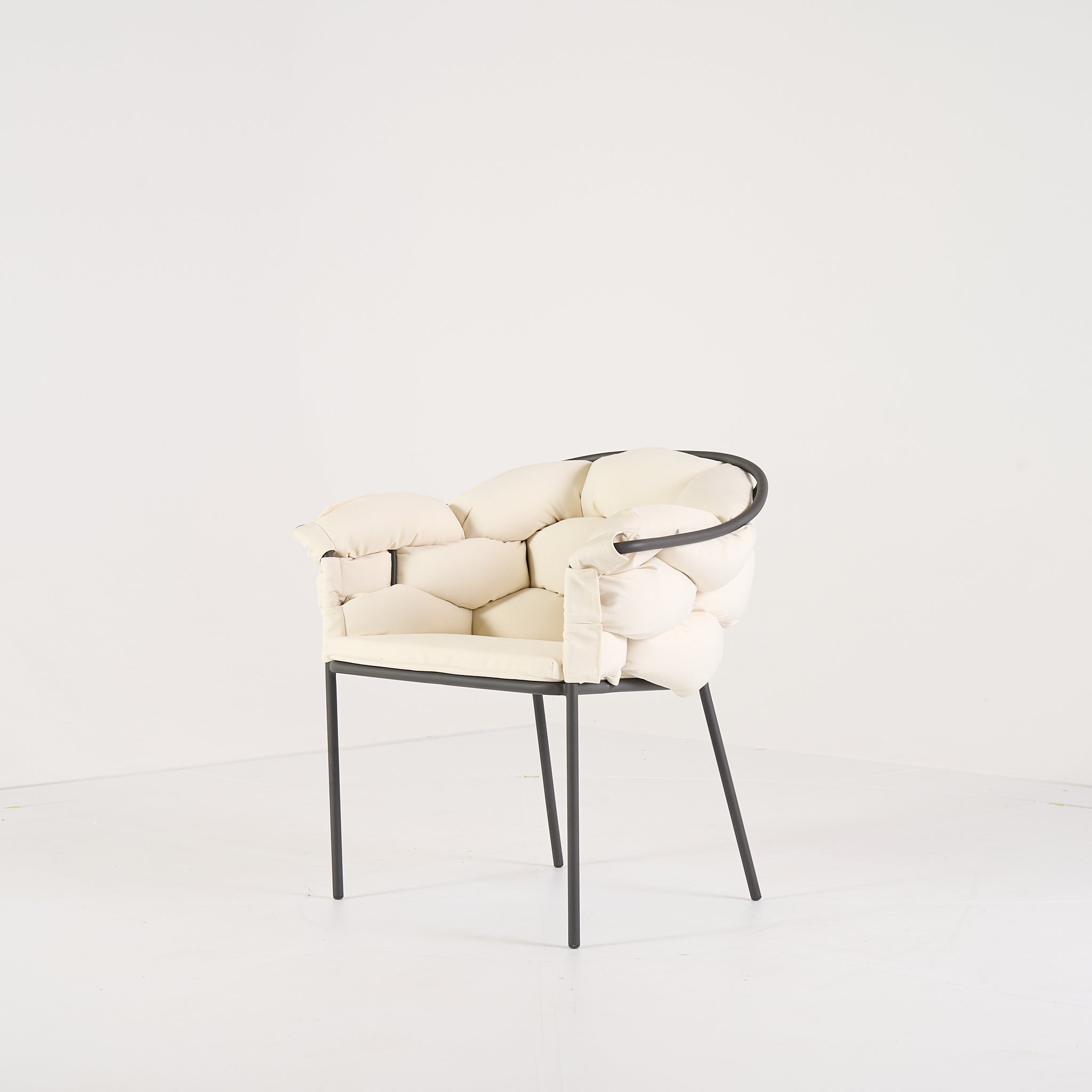 Serpentine Chair with Arms by Ligne Roset in Outdoor, Ecru Fabric | Gently Used – Good | Shop Now | MO-LIR-10262095-1168-Hero Image-5