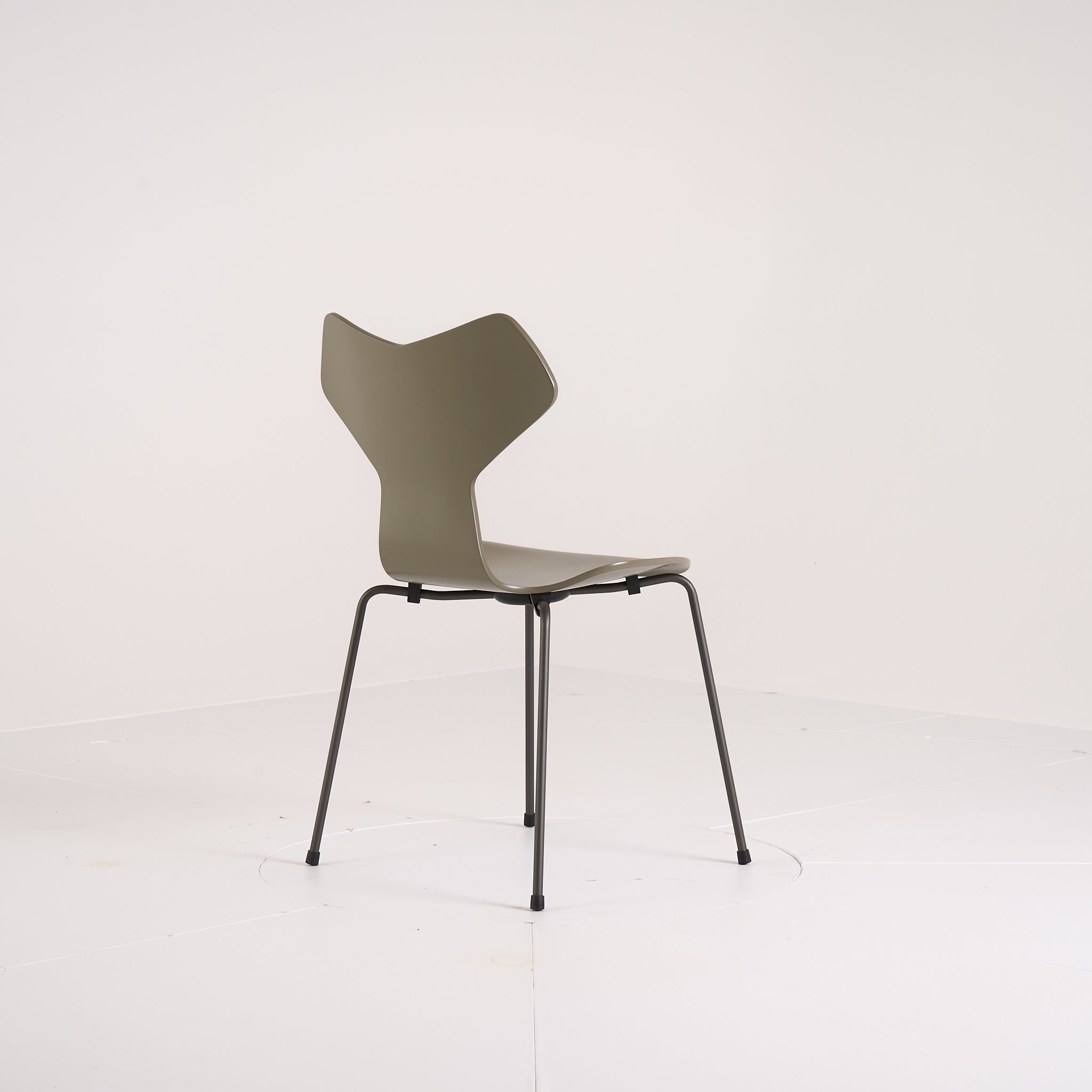 Grand Prix Chair by Fritz Hansen in Olive Green Lacquer / Warm Graphite | Floor Sample – Very Good | Shop Now | MO-FHA-3130-49-Hero Image-4