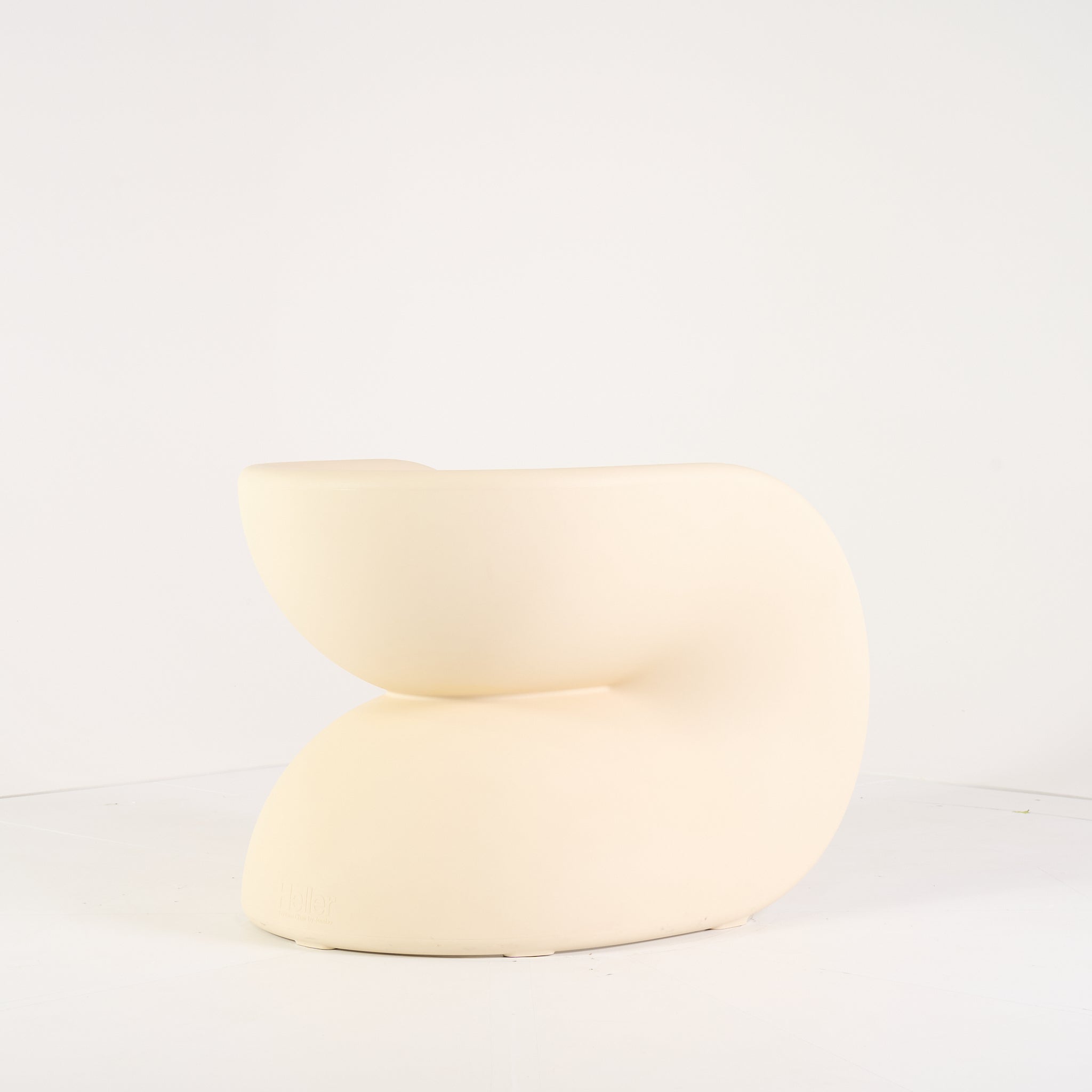 Fortune Chair by Heller in Oatmeal | Gently Used – Good | Shop Now | MO-HLR-2402_01-1382-Hero Image-7