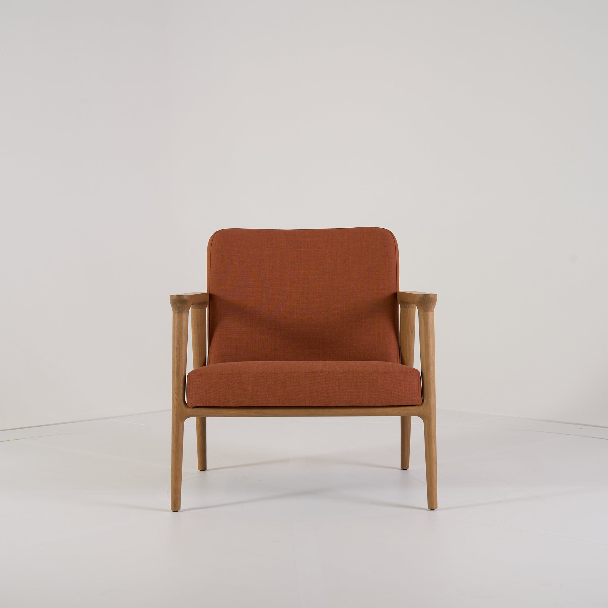 Zio Lounge Chair by Moooi in Hallingdal 65, 116, Natural Oil | Floor Sample – Very Good | Shop Now | MO-MOO-8718282767789-184-Hero Image-1