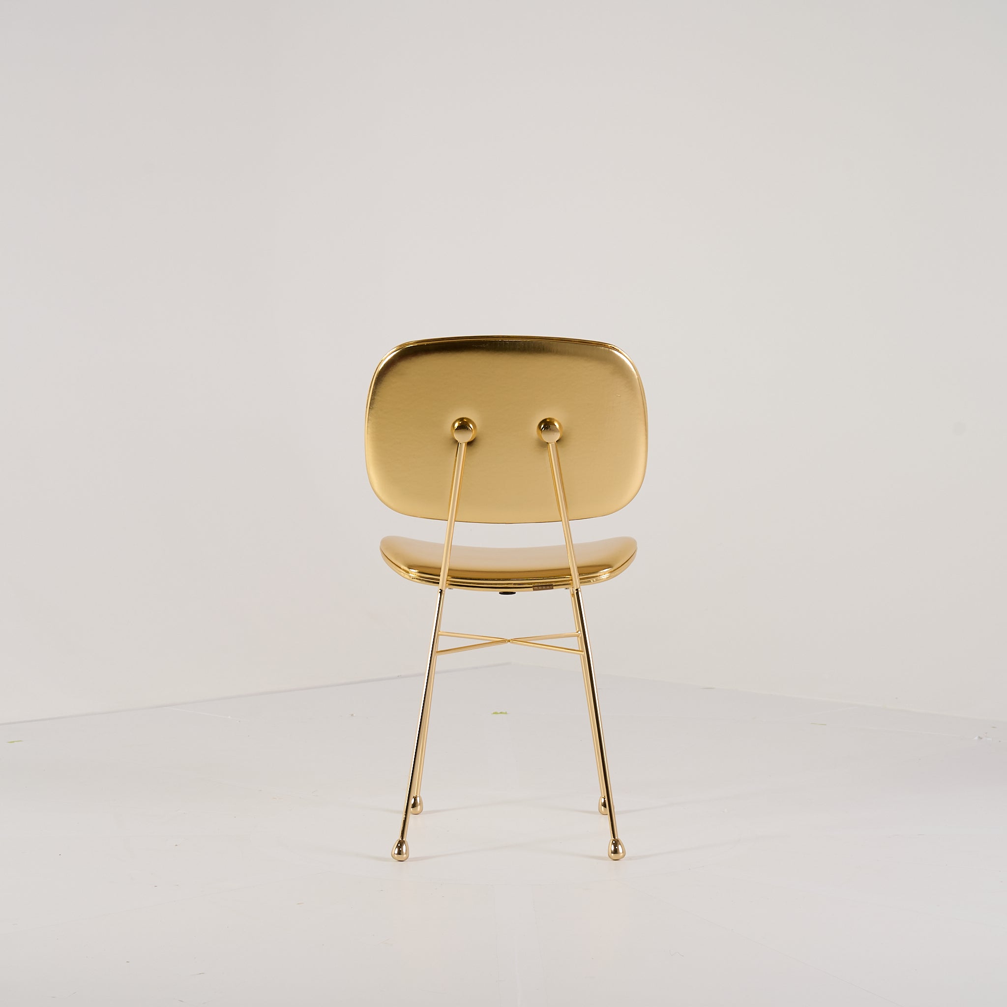 The Golden Chair by Moooi in The Golden Chair | Well Loved – Fair | Shop Now | MO-MOO-8718282340142-146-Hero Image-4