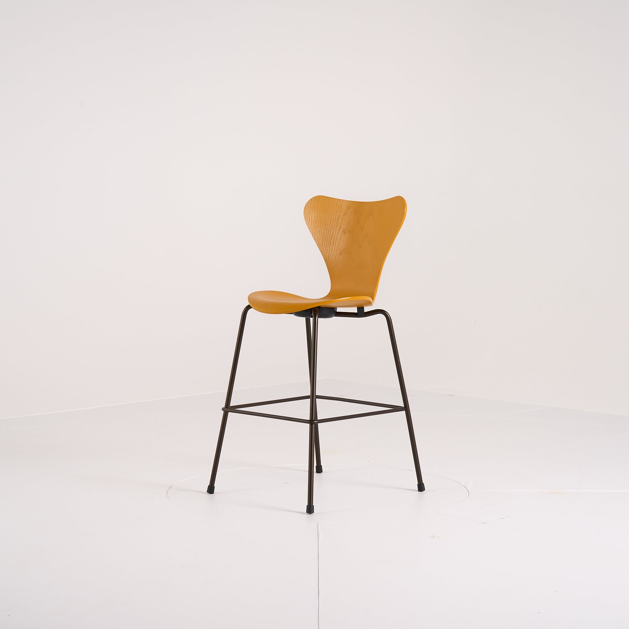 Series 7 Junior Chair by Fritz Hansen in Burnt Yellow Ash / Brown Bronze | Floor Sample – Very Good | Shop Now | MO-FHA-840238-55-Hero Image-2