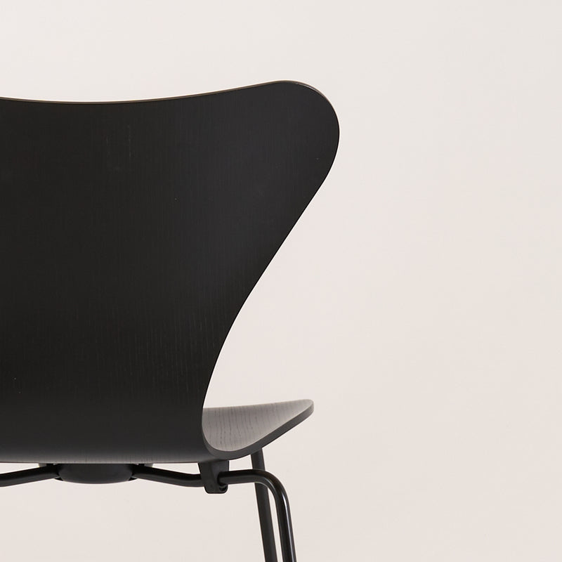 Series 7 Chair-Detail Image-3