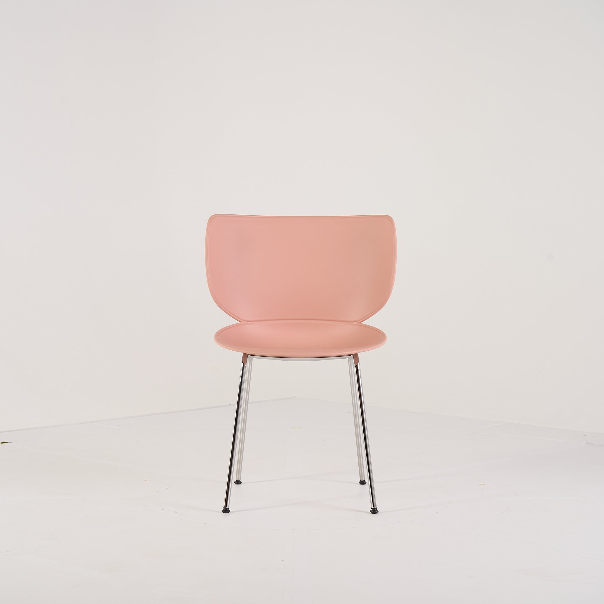 Hana Chair Unupholstered by Moooi in Dusty Pink/Chrome Non-Stacking | Gently Used – Good | Shop Now | MO-MOO-8718282380360-1250-Hero Image-7