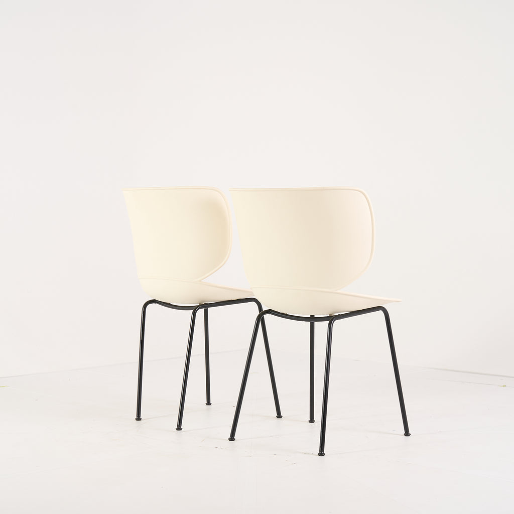 Hana Chair Un-Upholstered (Set of 2) by Moooi in Oyster White / Non-Stackable Black Legs | Project Piece – As-Is | Shop Now | MO-MOO-8718282380391-1432-Hero Image-4