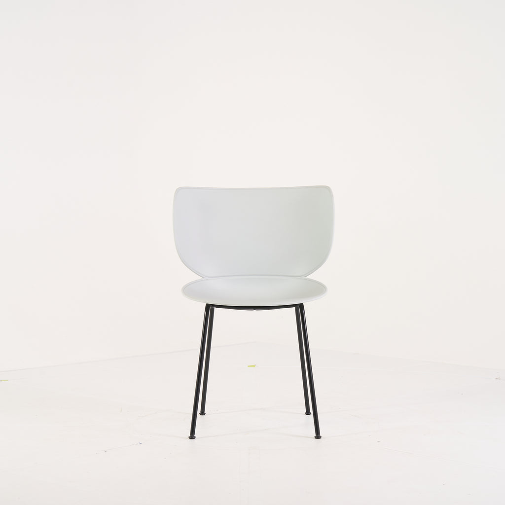 Hana Chair Unupholstered  by Moooi in Concrete Grey / Black / Non-Stacking | Floor Sample – Very Good | Shop Now | MO-MOO-8718282380315-1433-Hero Image-1