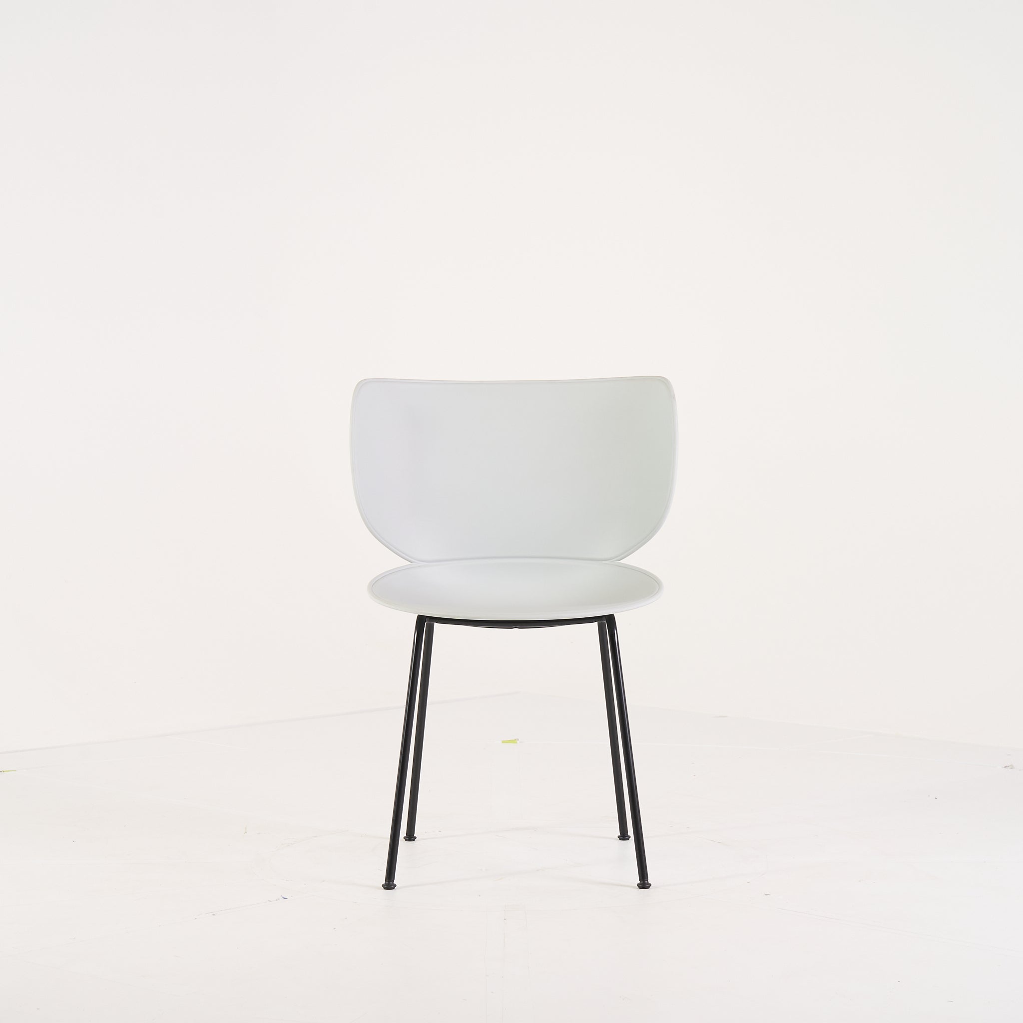 Hana Chair Unupholstered  by Moooi in Concrete Grey / Black / Non-Stacking | Floor Sample – Very Good | Shop Now | MO-MOO-8718282380315-1433-Hero Image-1