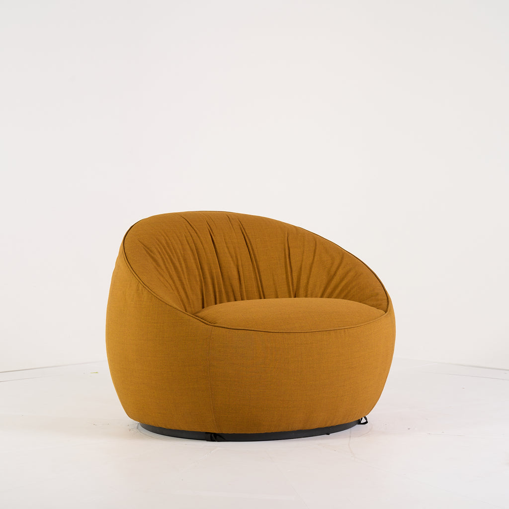 Hana Armchair  by Moooi in Remix 3, 422 | Gently Used – Good | Shop Now | MO-MOO-8718282755298-1429-Hero Image-2