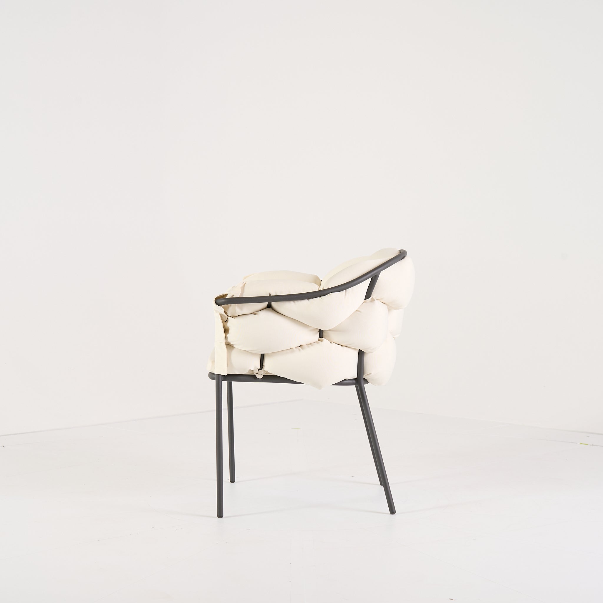 Serpentine Chair with Arms by Ligne Roset in Outdoor, Ecru Fabric | Gently Used – Good | Shop Now | MO-LIR-10262095-1168-Hero Image-6