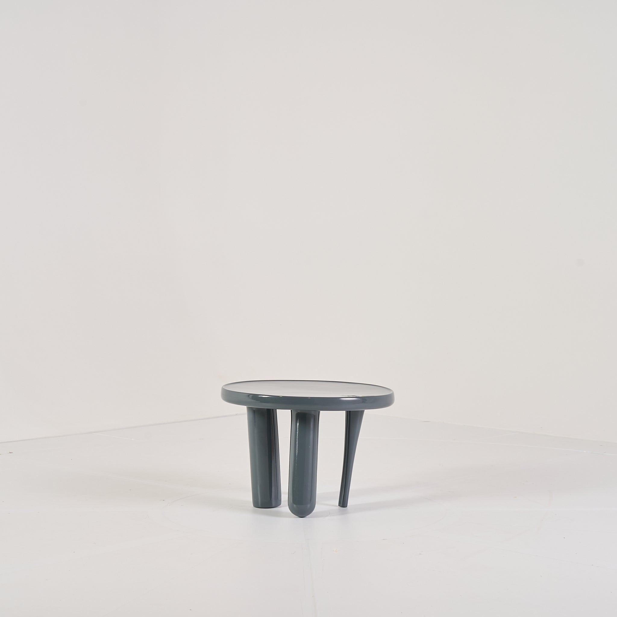 Elements 002 by Moooi in RAL 7011 Iron Grey | Gently Used – Good | Shop Now | MO-MOO-8718282338491-132-Hero Image-1