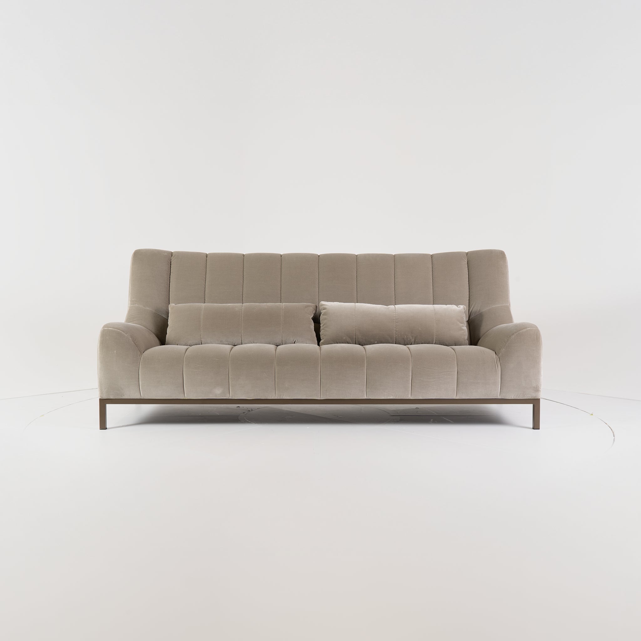Phileas Large Settee
