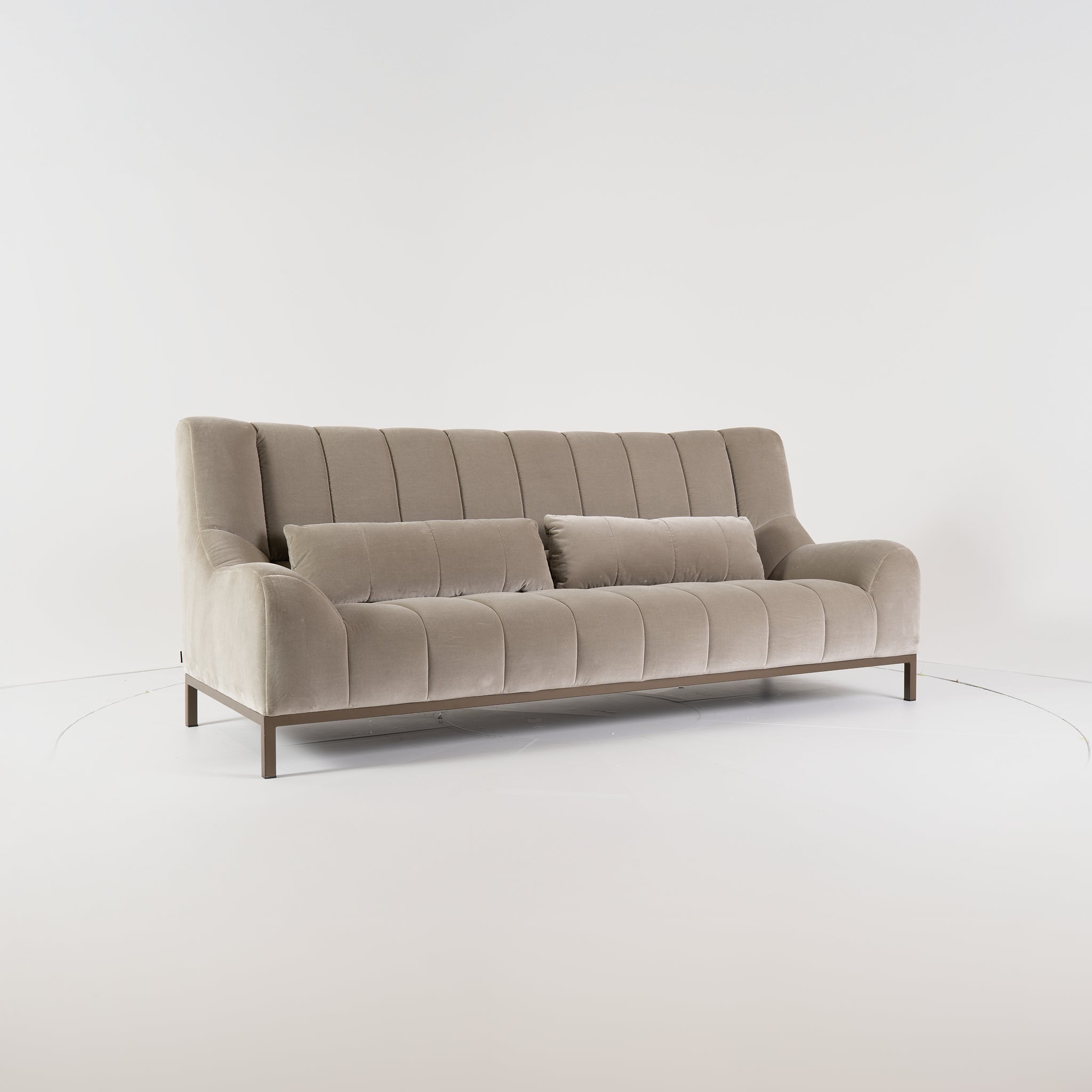 Phileas Large Settee