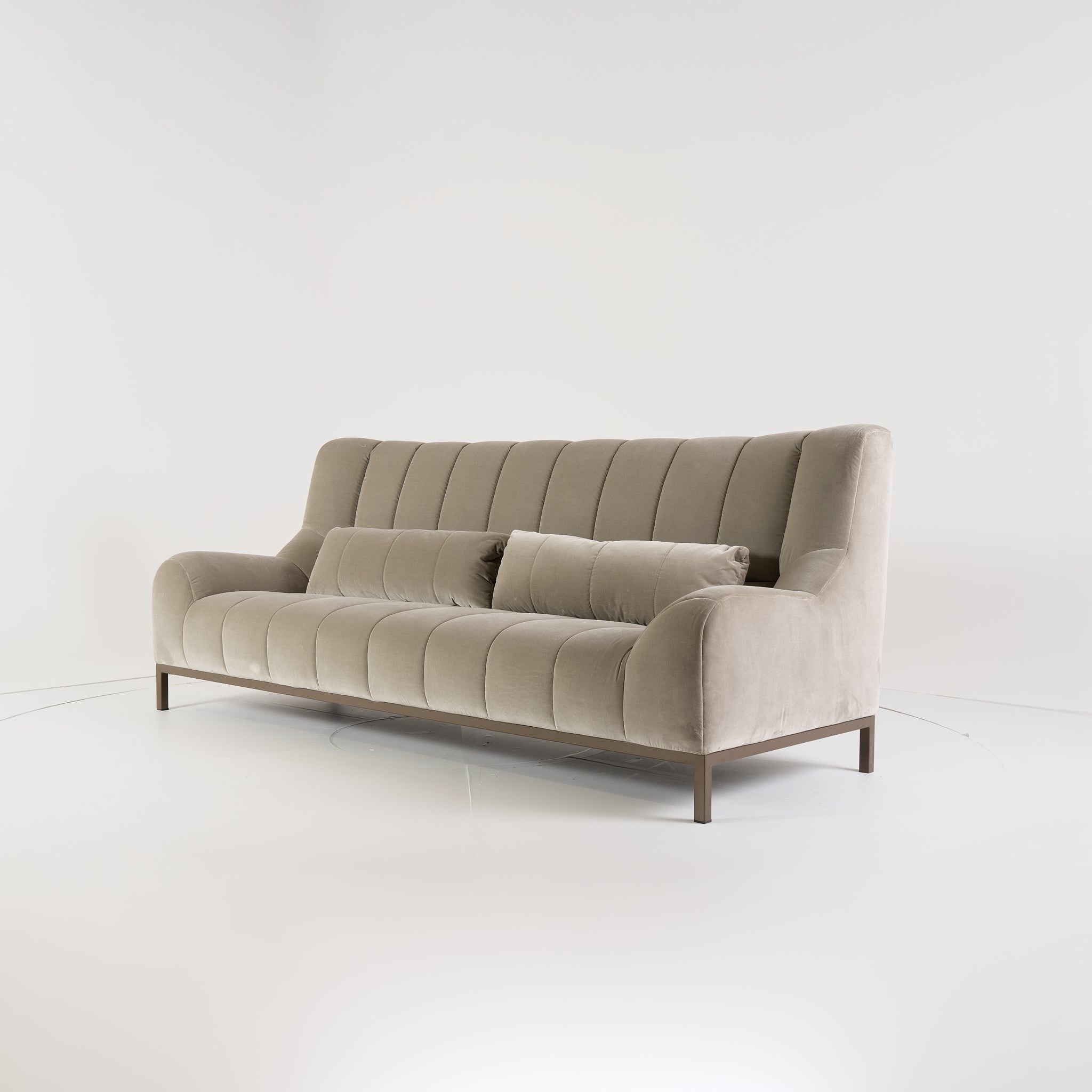 Phileas Large Settee