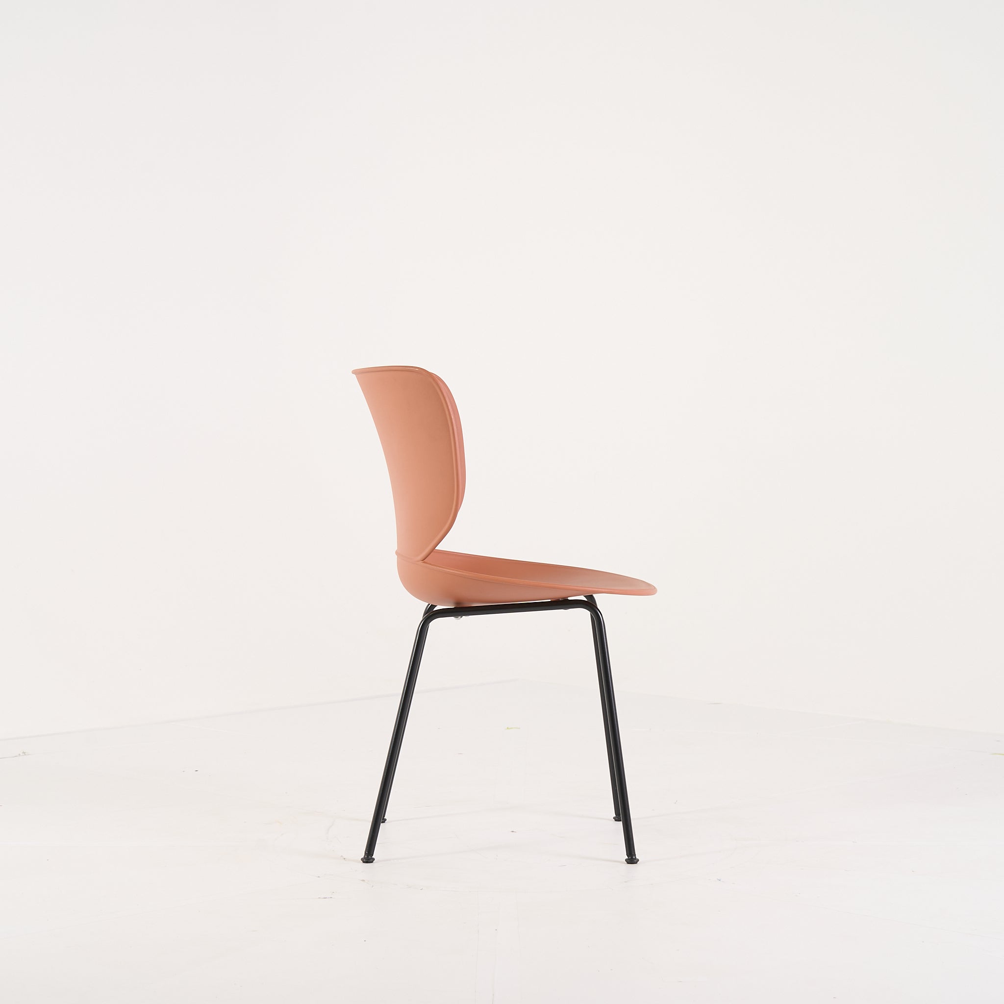 Hana Chair Un-Upholstered by Moooi in Terracotta Non-Stackable Black | Gently Used – Good | Shop Now | MO-MOO-8718282386935-1430-Hero Image-3