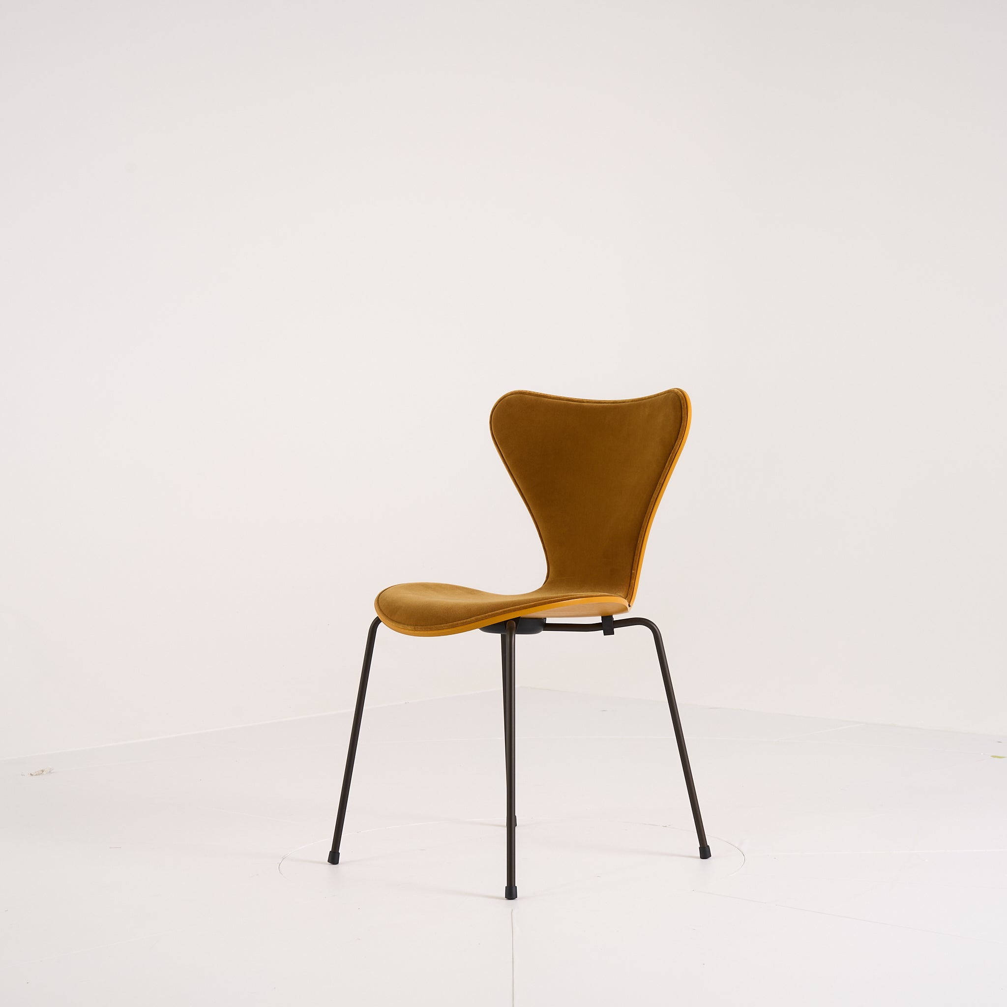 Series 7 Chair  by Fritz Hansen in Belfast Ochre / Burnt Yellow Ash / Brown Bronze | Floor Sample – Very Good | Shop Now | MO-FHA-3107FRU-62-Hero Image-6